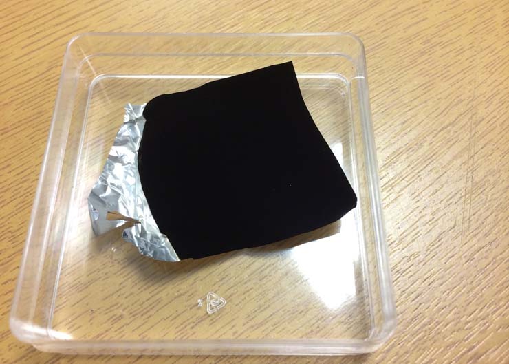 anish-kapoor-vantablack-blackest-pigment-dye_dezeen_1568_1.jpg