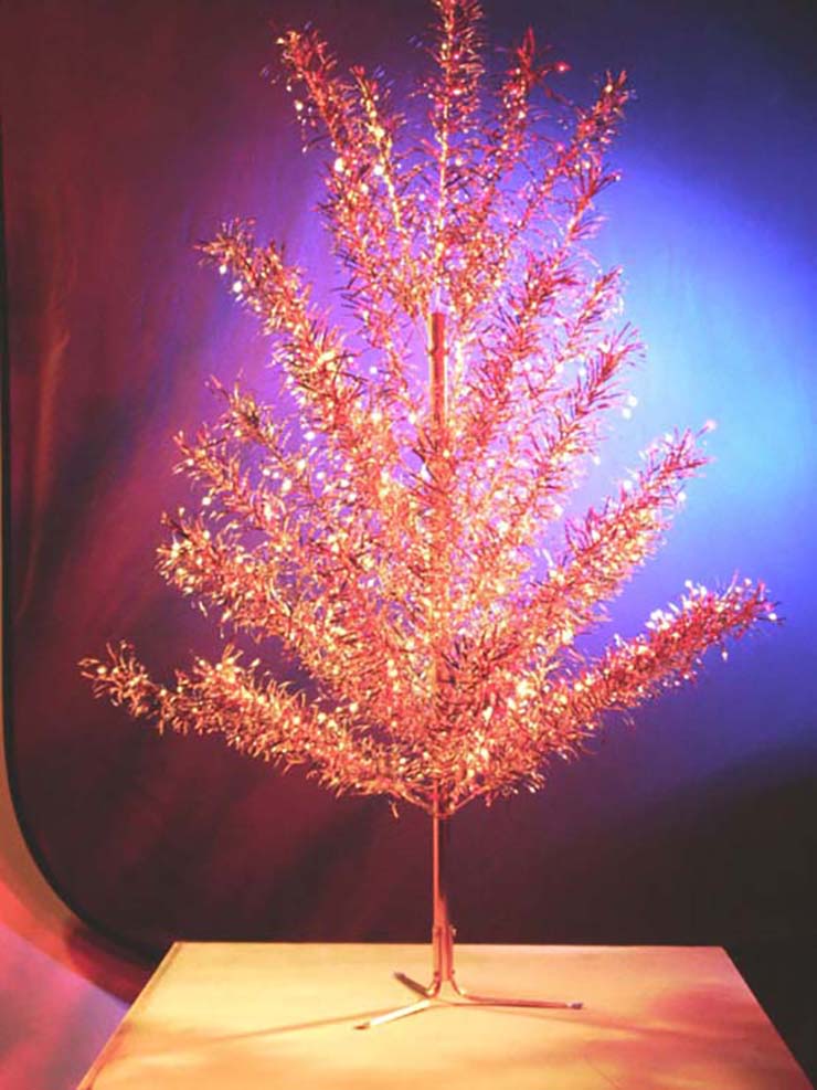 The_Childrens_Museum_of_Indianapolis_-_Aluminum_Christmas_tree.jpg