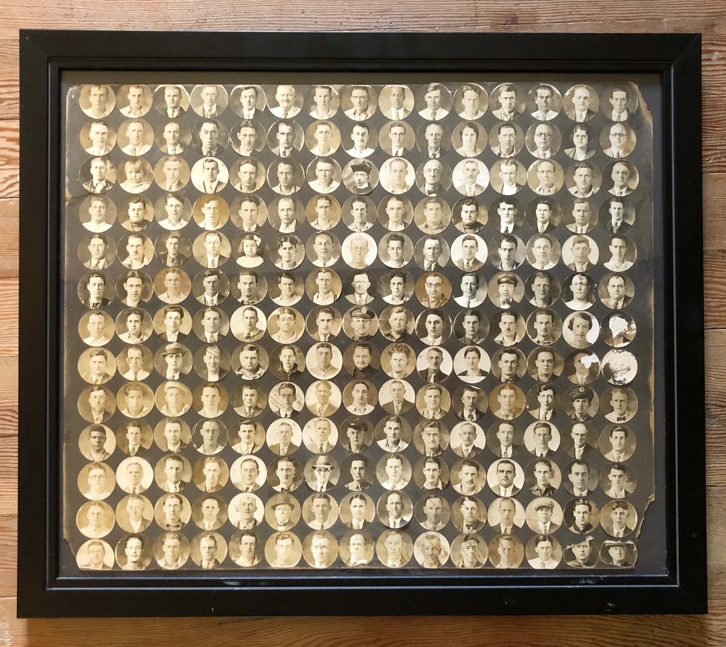 UNKNOWN PHOTOGRAPHER, 195 PORTRAITS, CIRCA 1930s