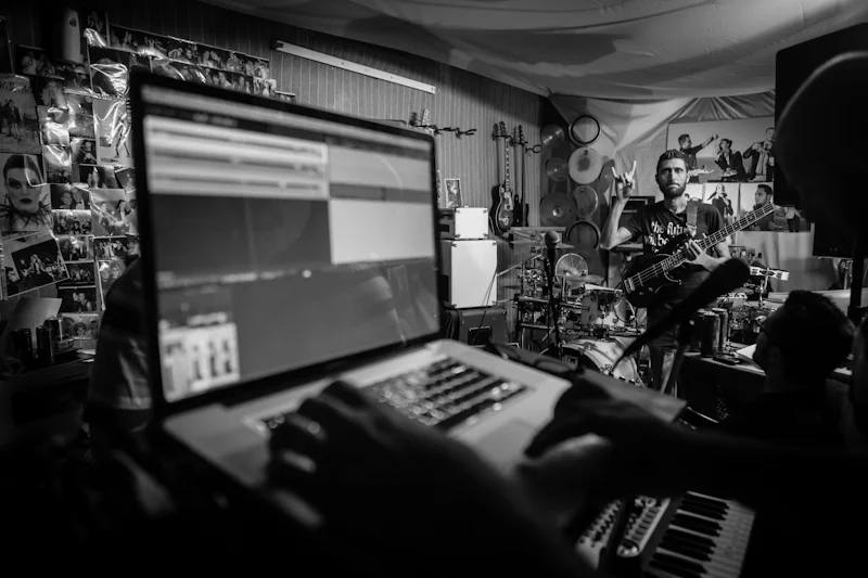 db-milkmi-live-rehersal-4.jpg