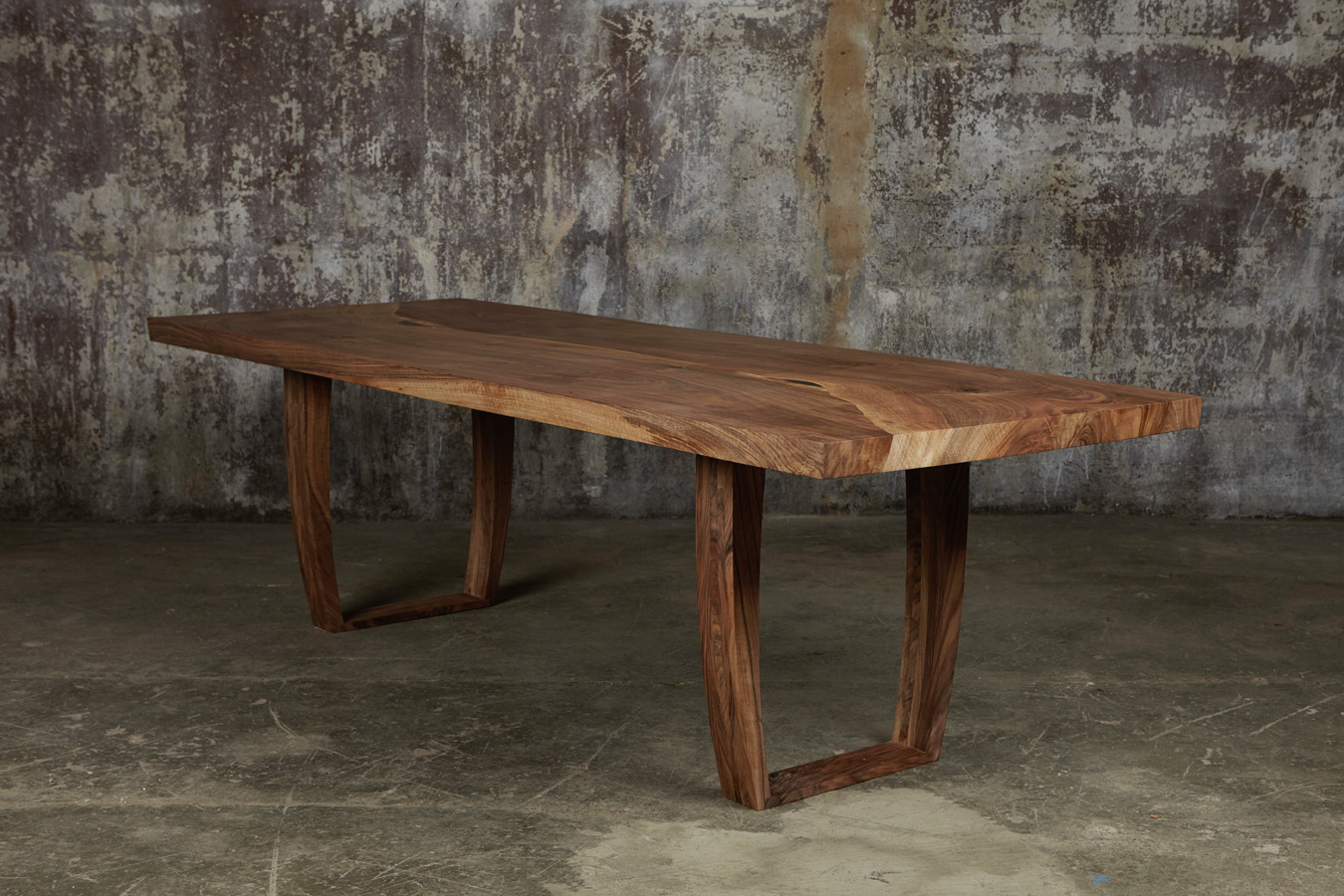 31_Dining-table-in-English-walnut_1.jpg