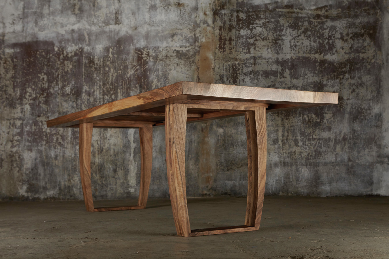 31_Dining-table-in-English-walnut_2.jpg