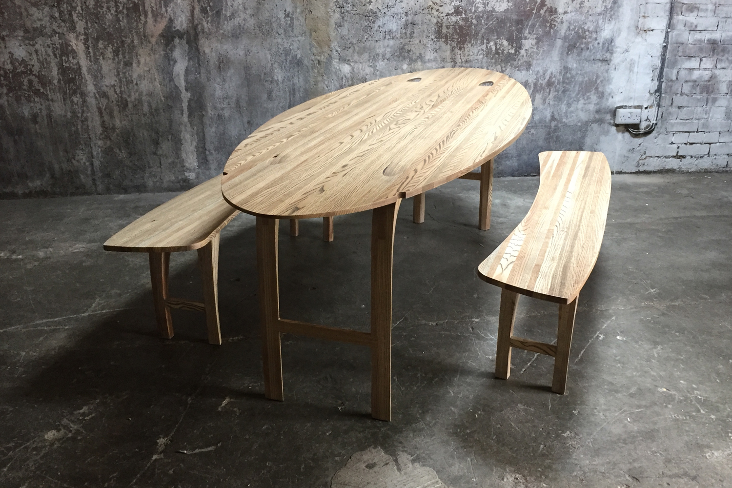 33_Oval-drop-leaf-table-in-solid-ash_7.jpg