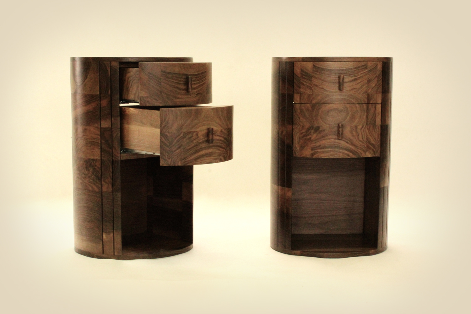 19_pair-of-bedside-tables-of-English-walnut_2.jpg