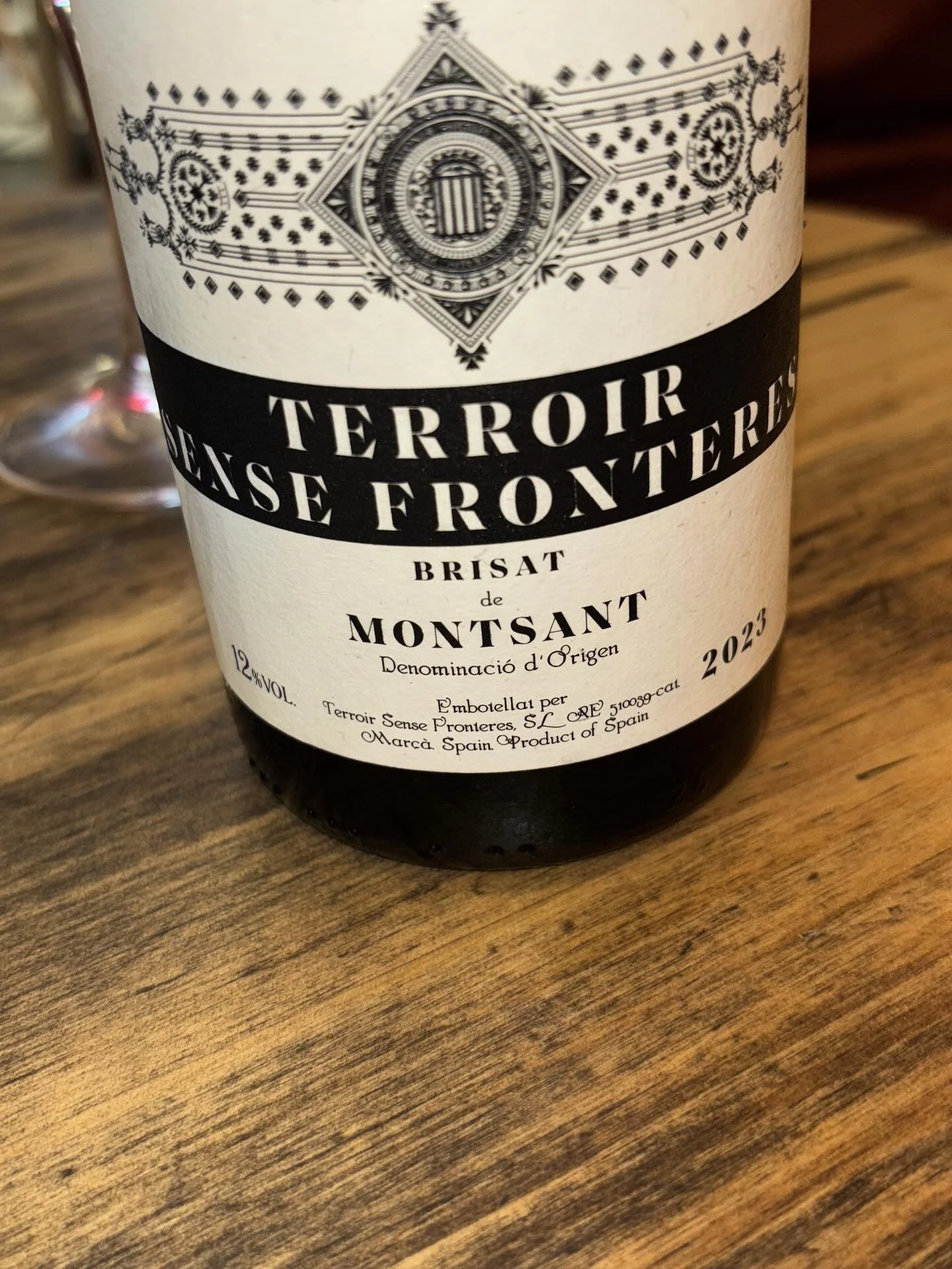 I didn&rsquo;t expect these two to be #1 orange drinking like a deep Montsant white; #2 a slightly oxidized Verdejo. Both amazing unusual wines.

#montsant #verdejo #rueda #spanishwine #winetasting #winetravel #luxurytravel