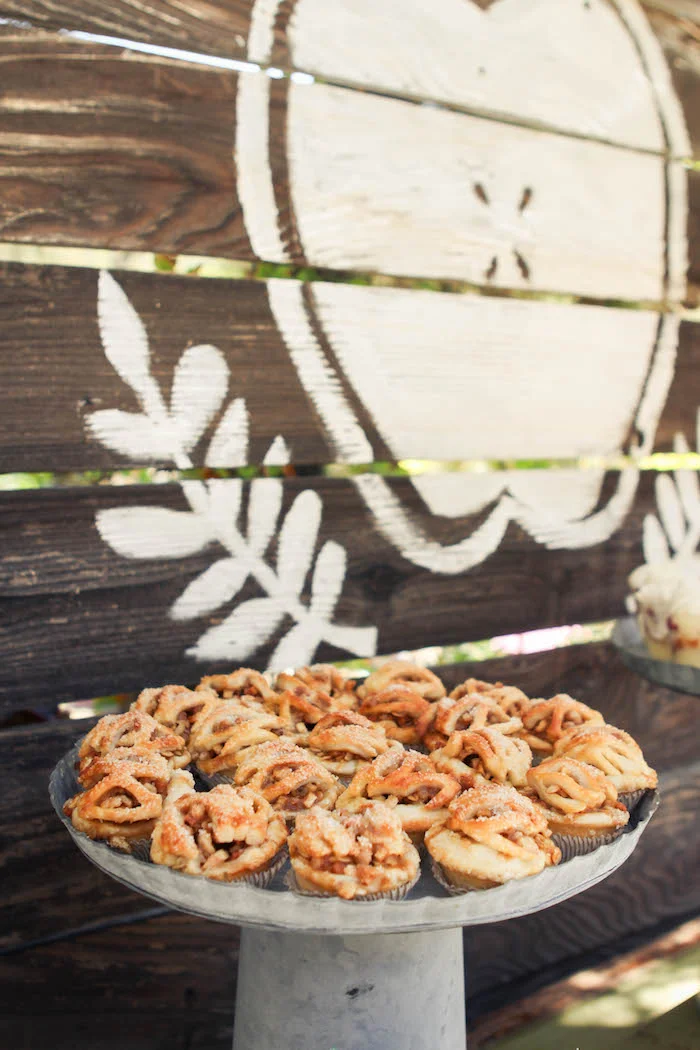 Apple-of-My-Eye-Baby-Shower-via-Karas-Party-Ideas-KarasPartyIdeas.com4_.jpg