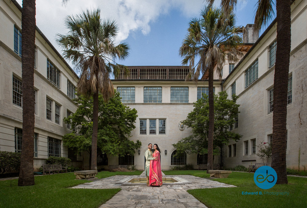 austin-ut-campus-engagement-portrait-session-1.jpg