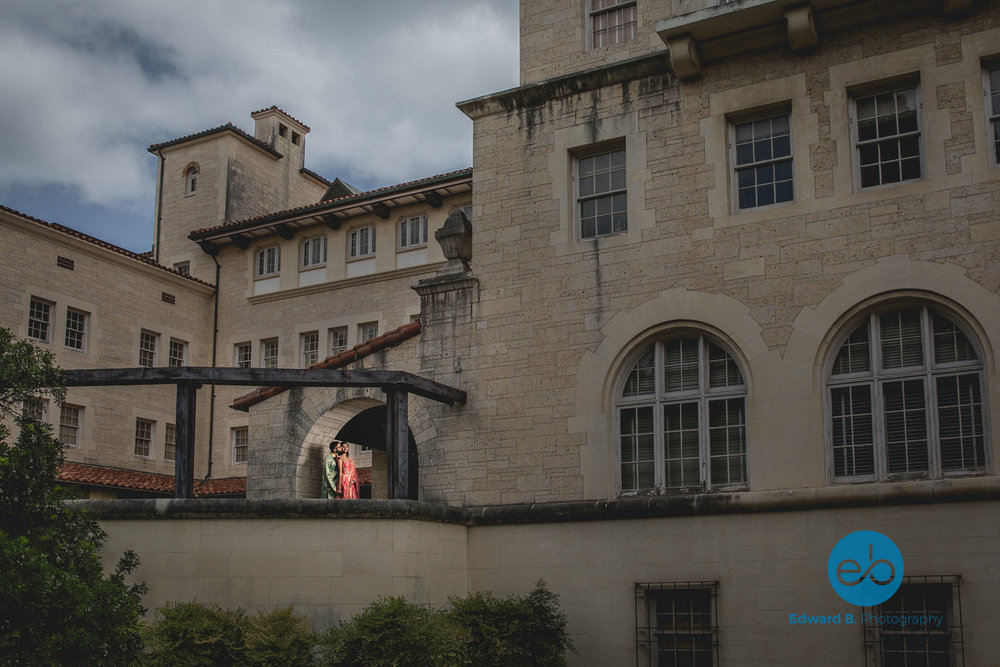 austin-ut-campus-engagement-portrait-session-3.jpg