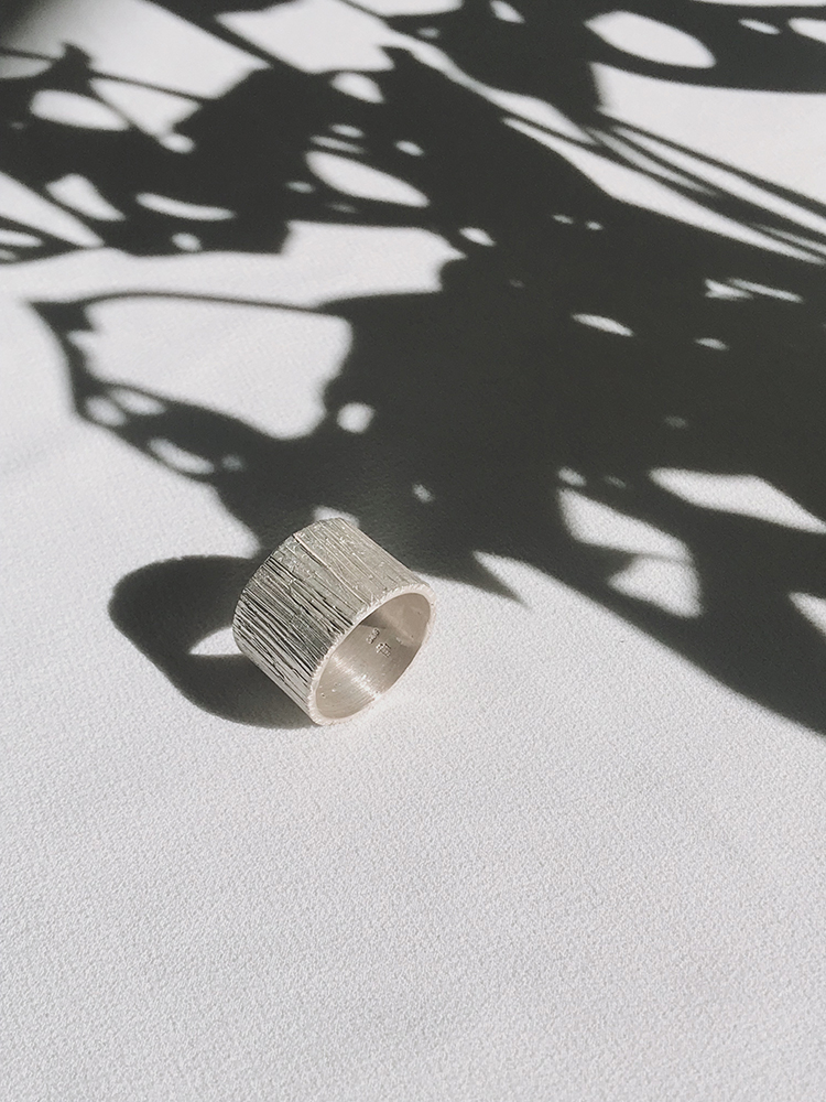 Linear ring _s2.jpg