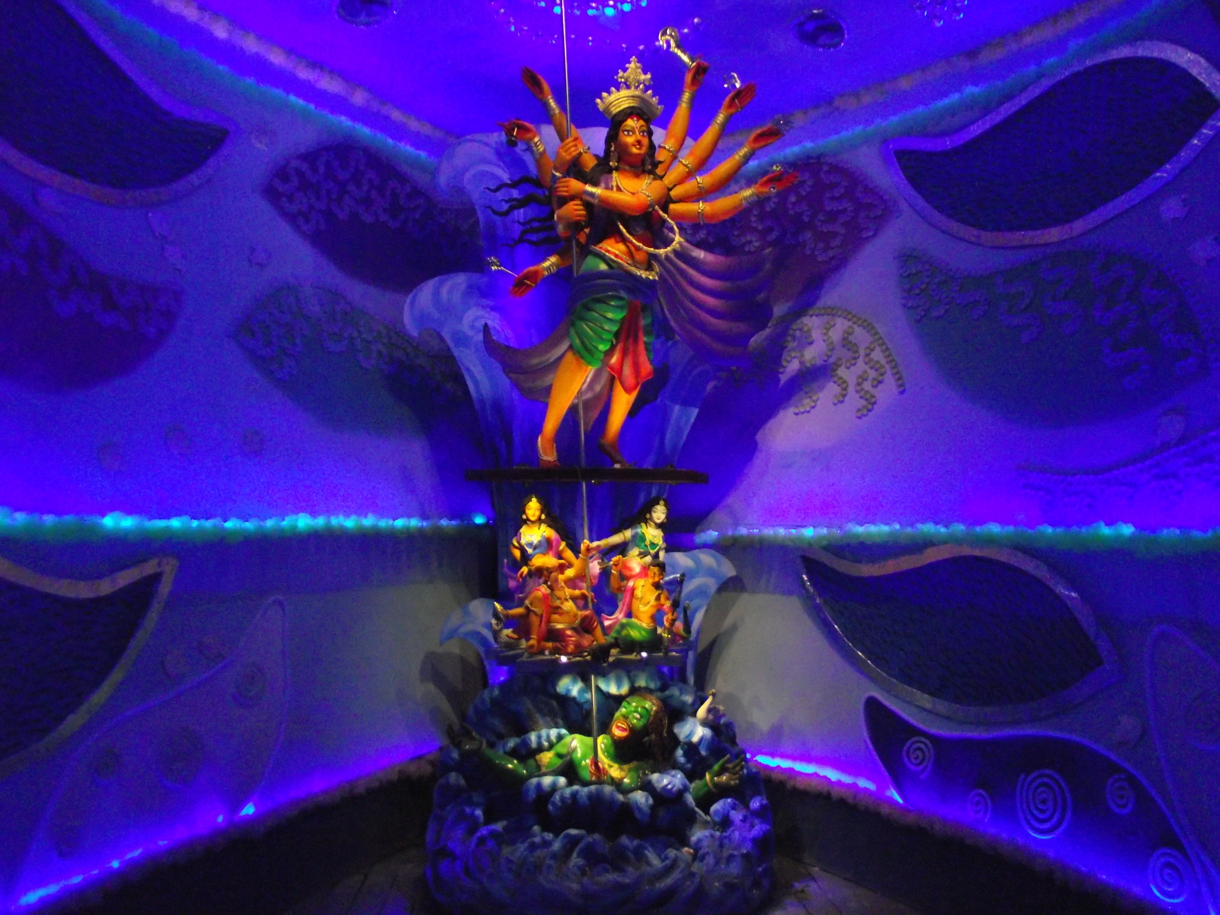  Absolute calmness in the ocean bed 