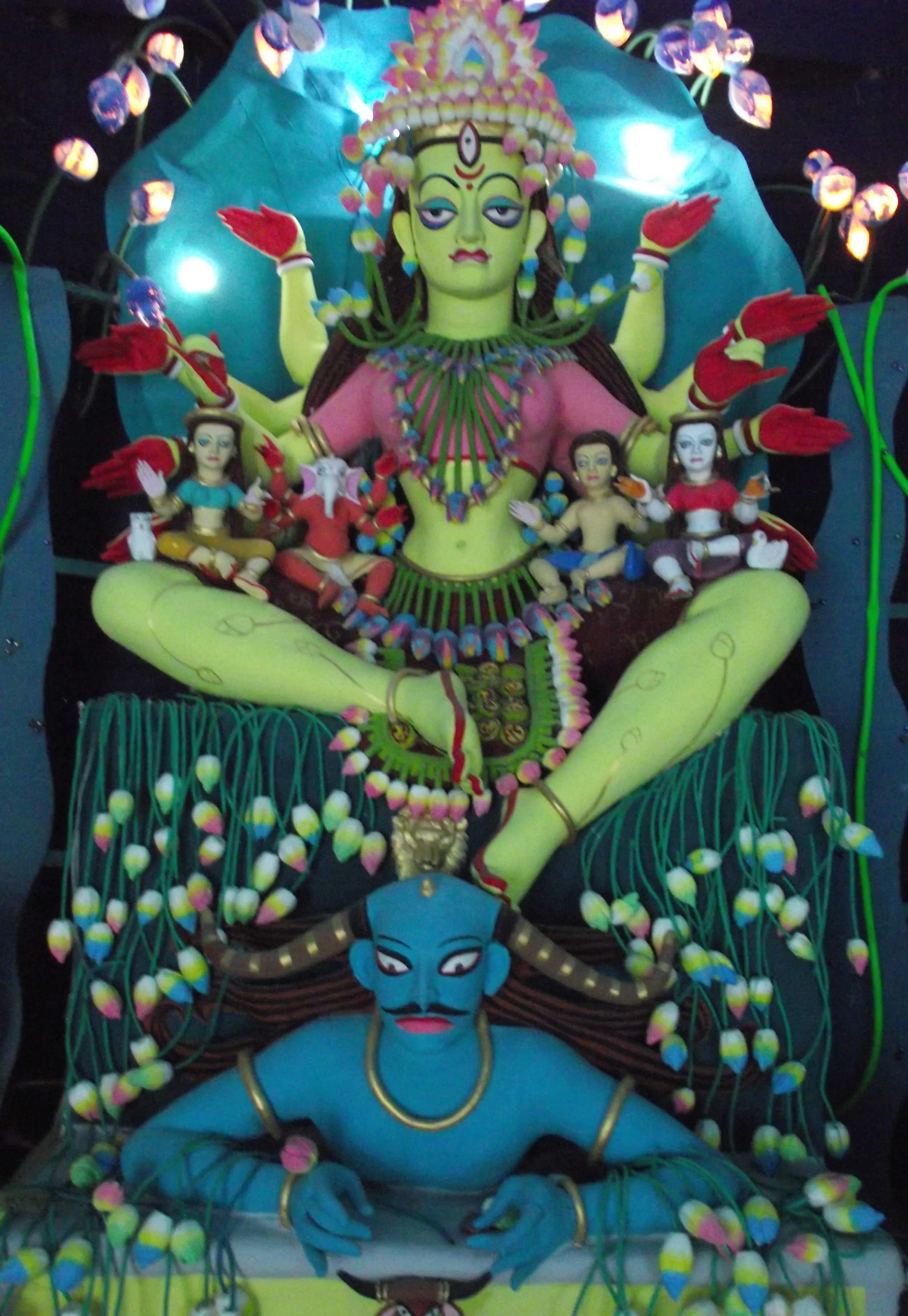  The idol was created to match the similarity of the ambience. 