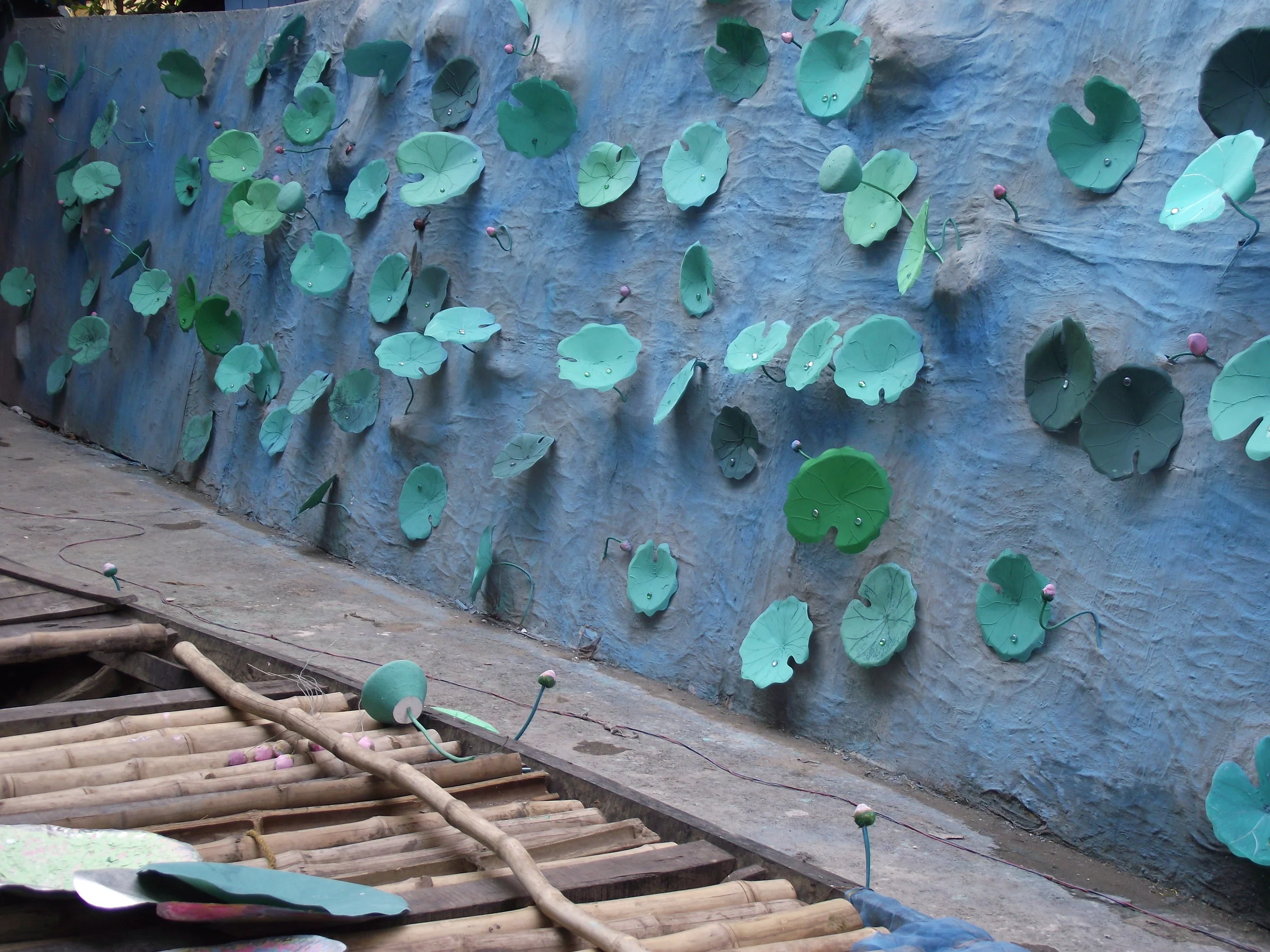  Ambience of the pandal would be great will the illumination in the evening! 