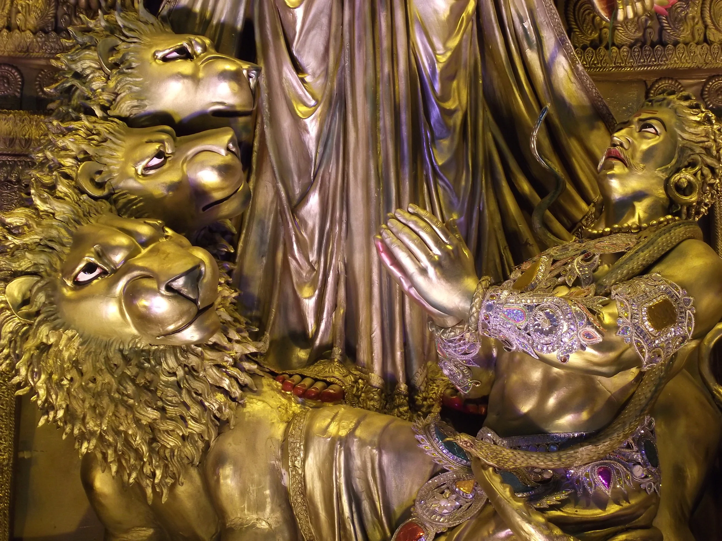  And there were also 3 lions instead of one! 