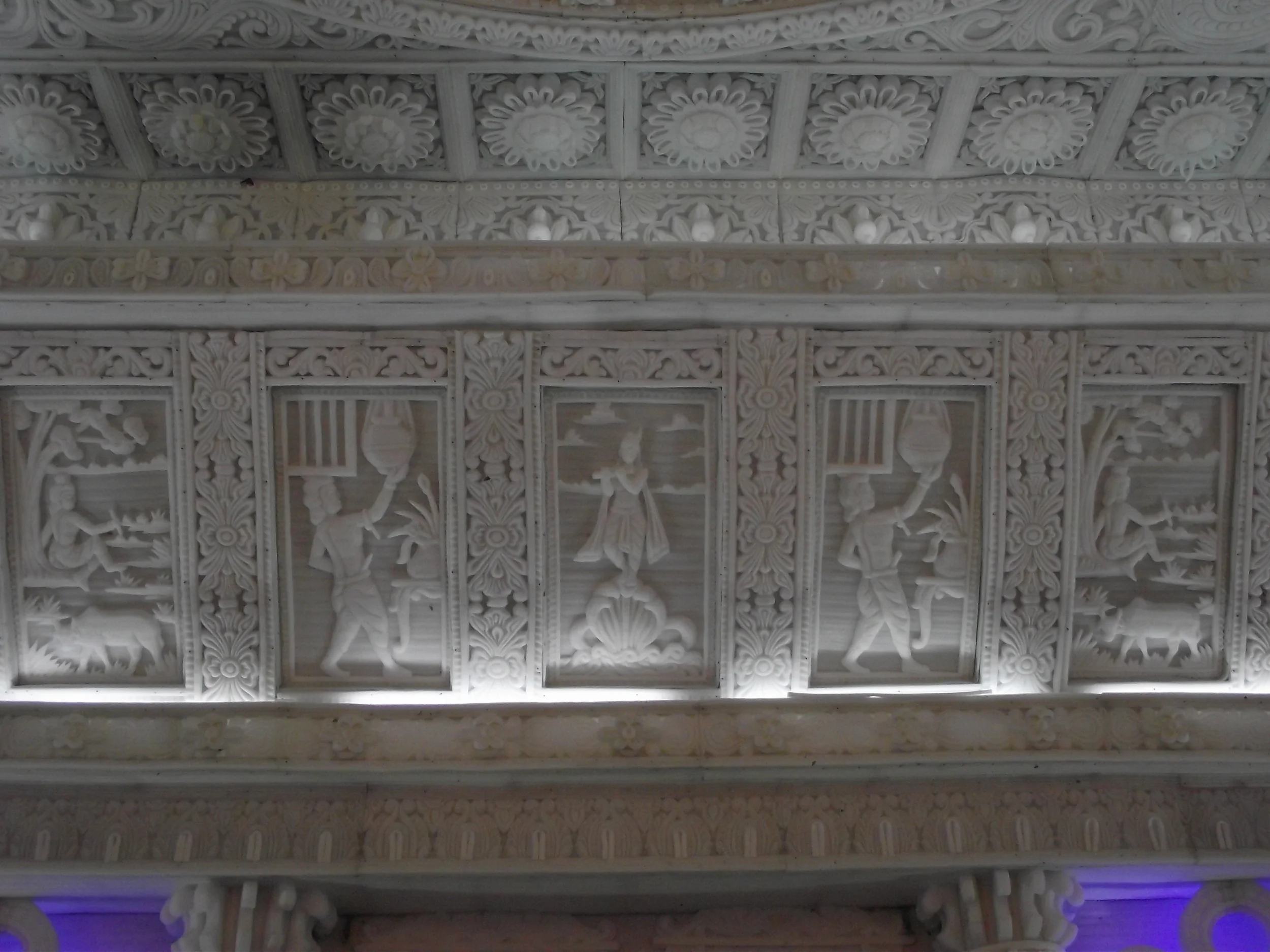 Detailed works of thermocol consisting of fine carvings! The carvings depicted the stories of Ramayana. 