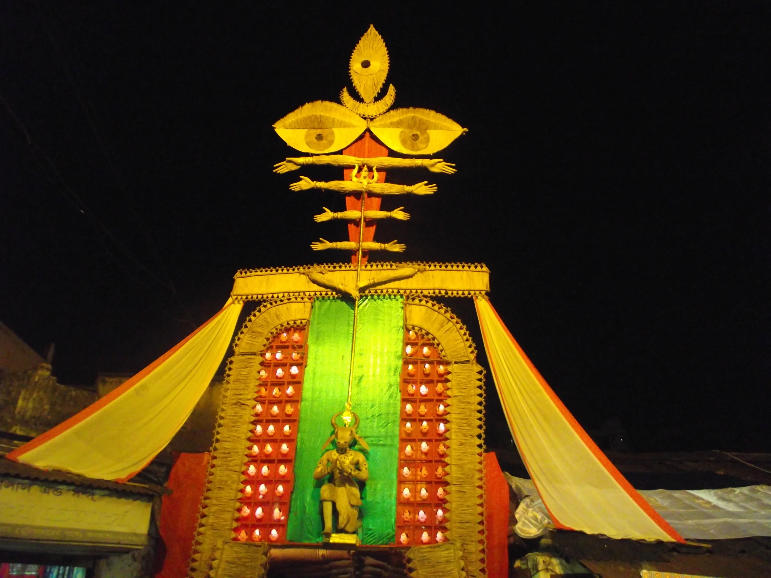  Main entrance to the pandal also had a symbolic representation of Durga. 