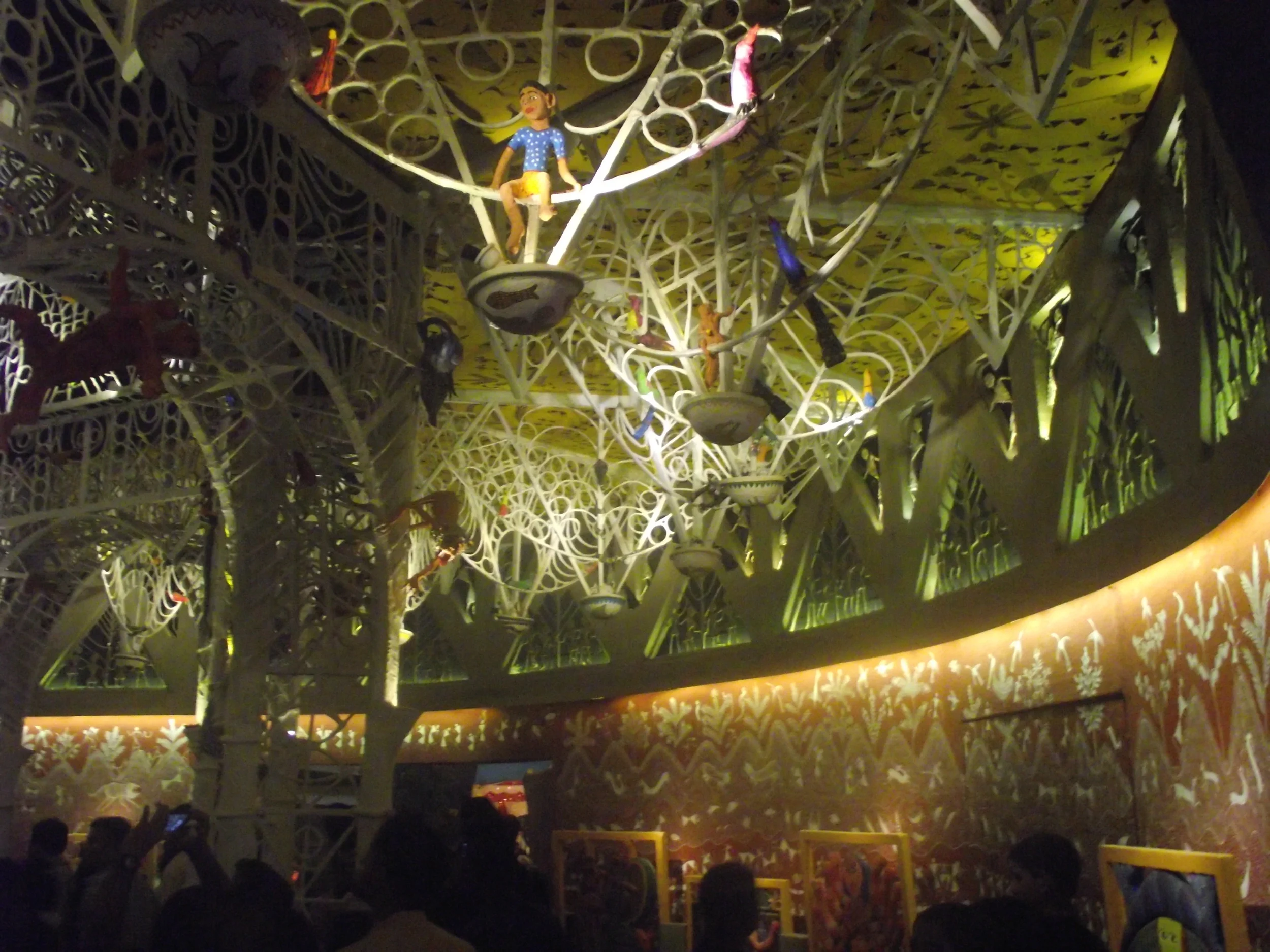  When a pandal is created with this kind of thinking, light plays an important role. Brilliant use of light played hide and seek across the entire structure. 