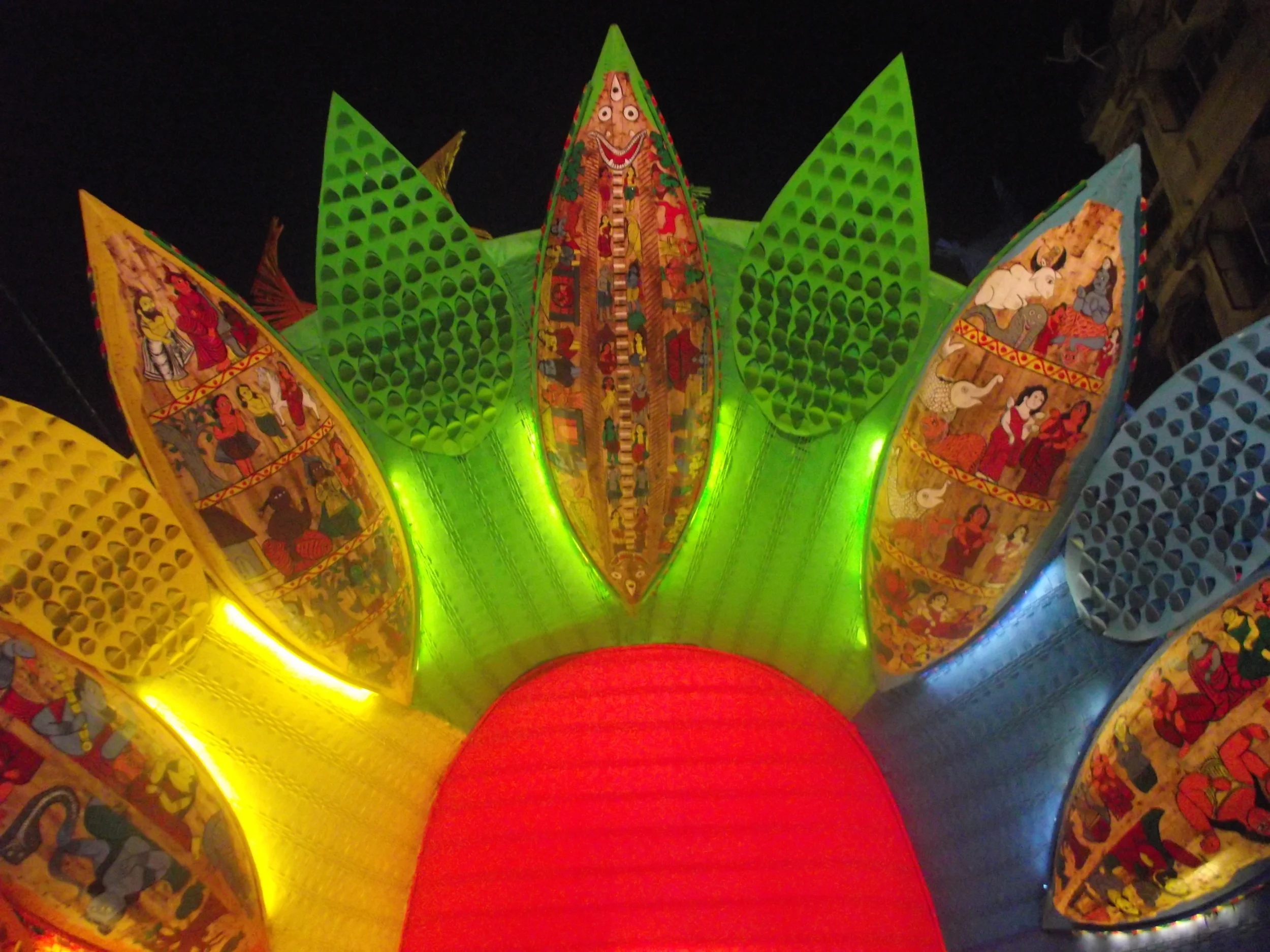  Using traditional materials but creating a modern design is what got reflected in Bharat Chakra's pandal. Overall both Tarun Sangha and Bharat Chakra lived up to their expectations and coming all the way to Dumdum Park proved to be a rewarding exper