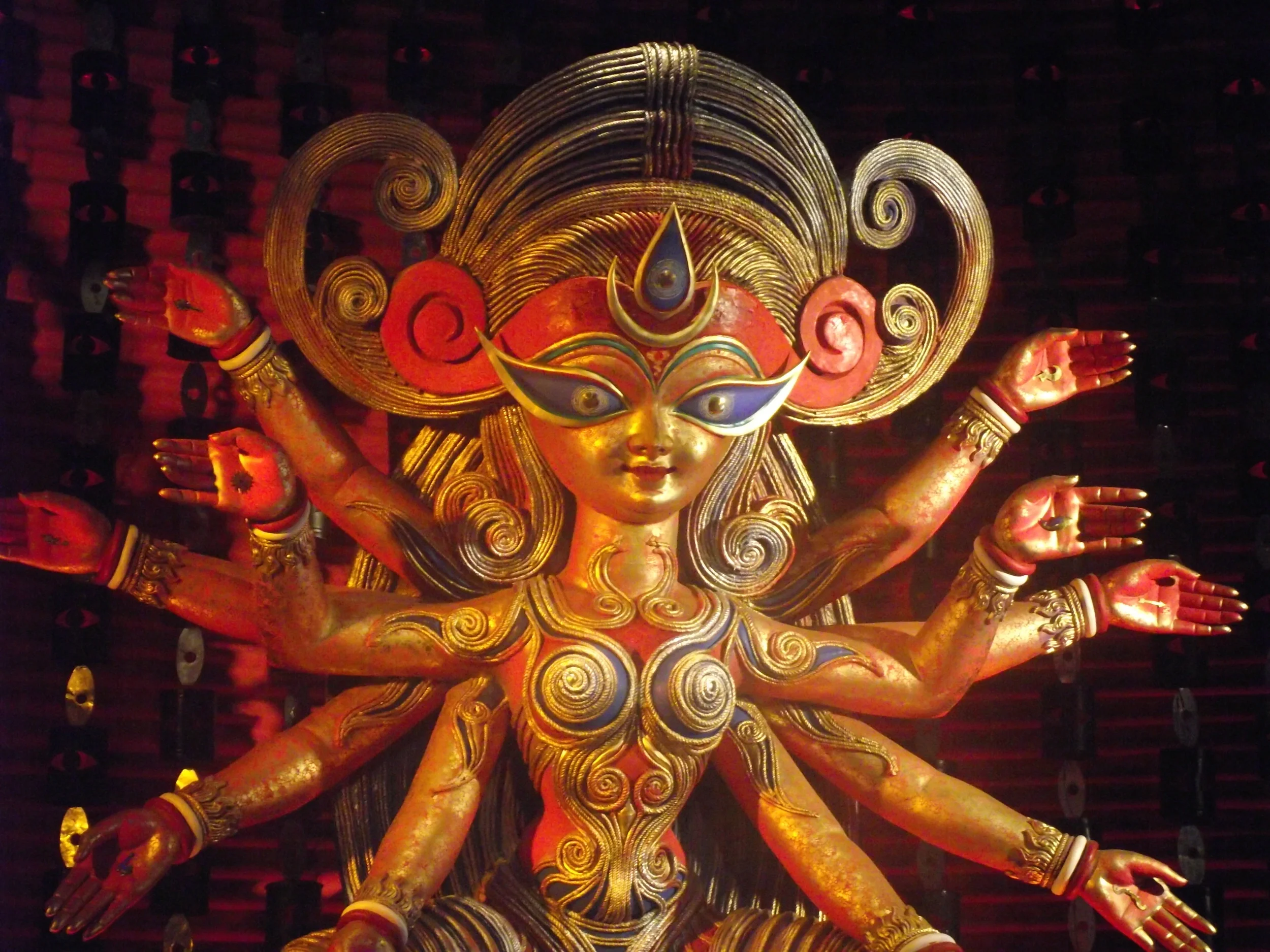  Now that you know Fauvism notice closely how an unique style and colour combination has been used. 