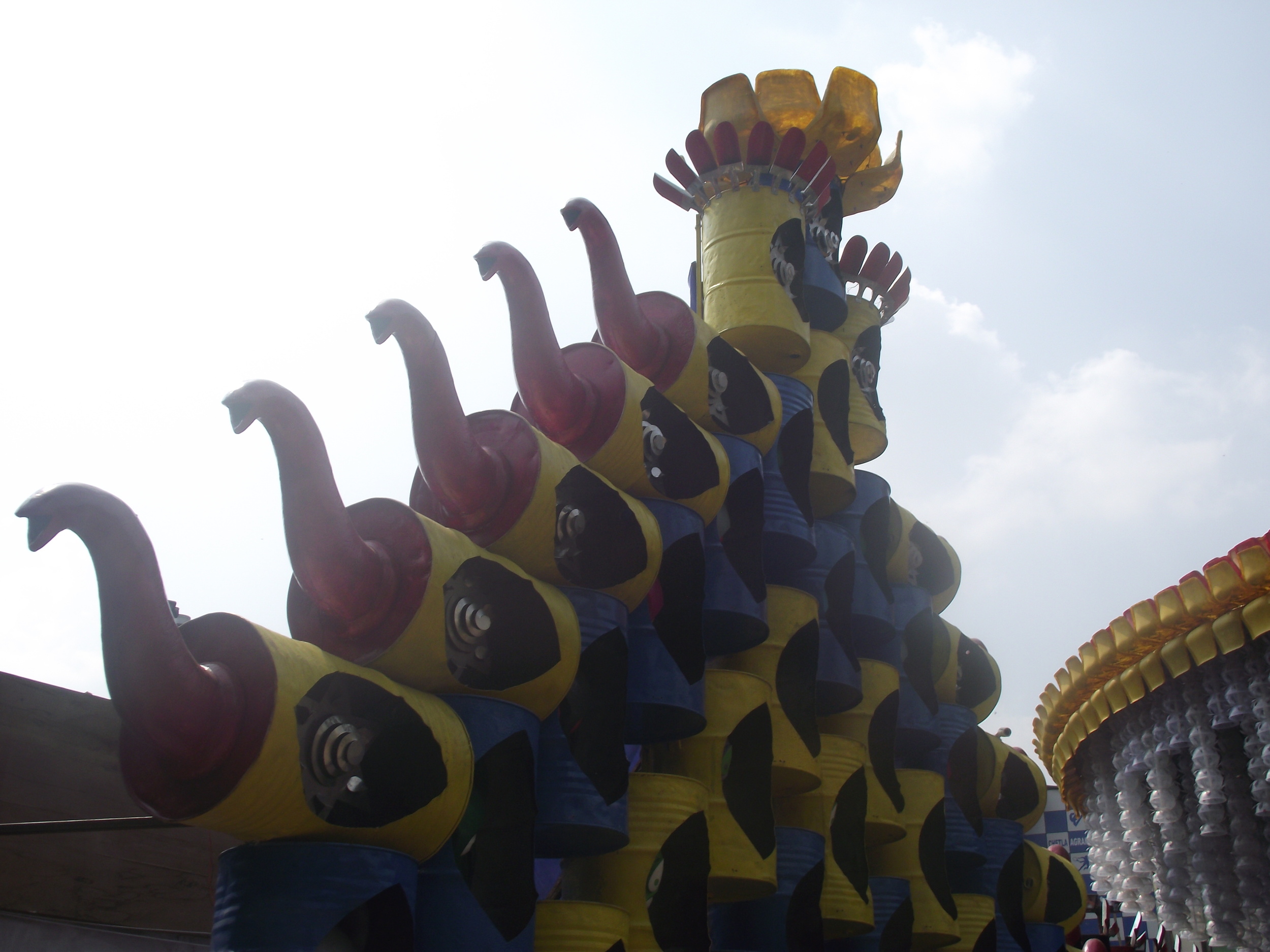  Observe the symmetry with which such large oil drums have been arranged. I think the quality of professional and high calibre work in Puja pandals in Kolkata is continuously increasing. 
