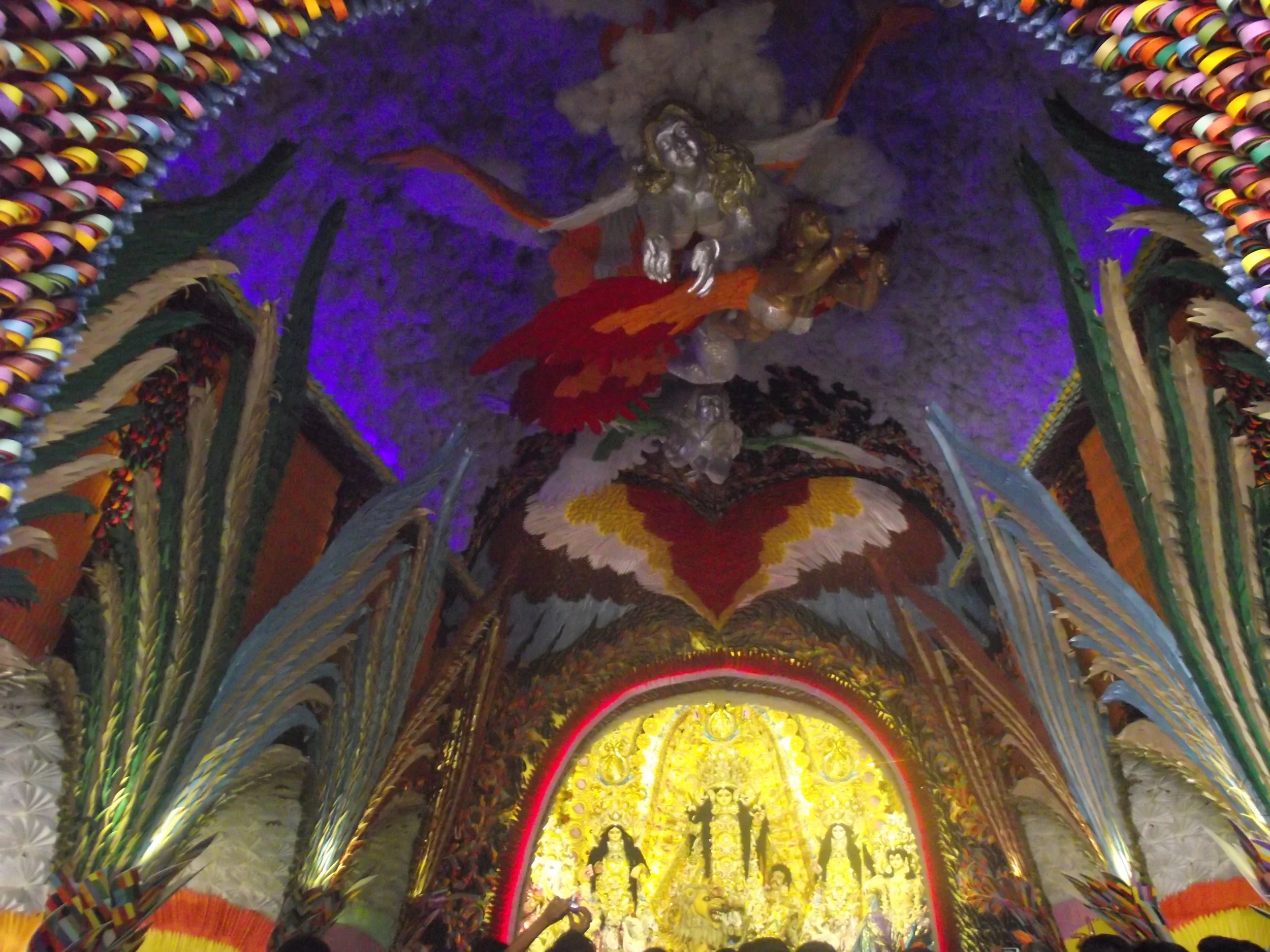  The ceiling was an extravagant display of three dimensional origami art... 