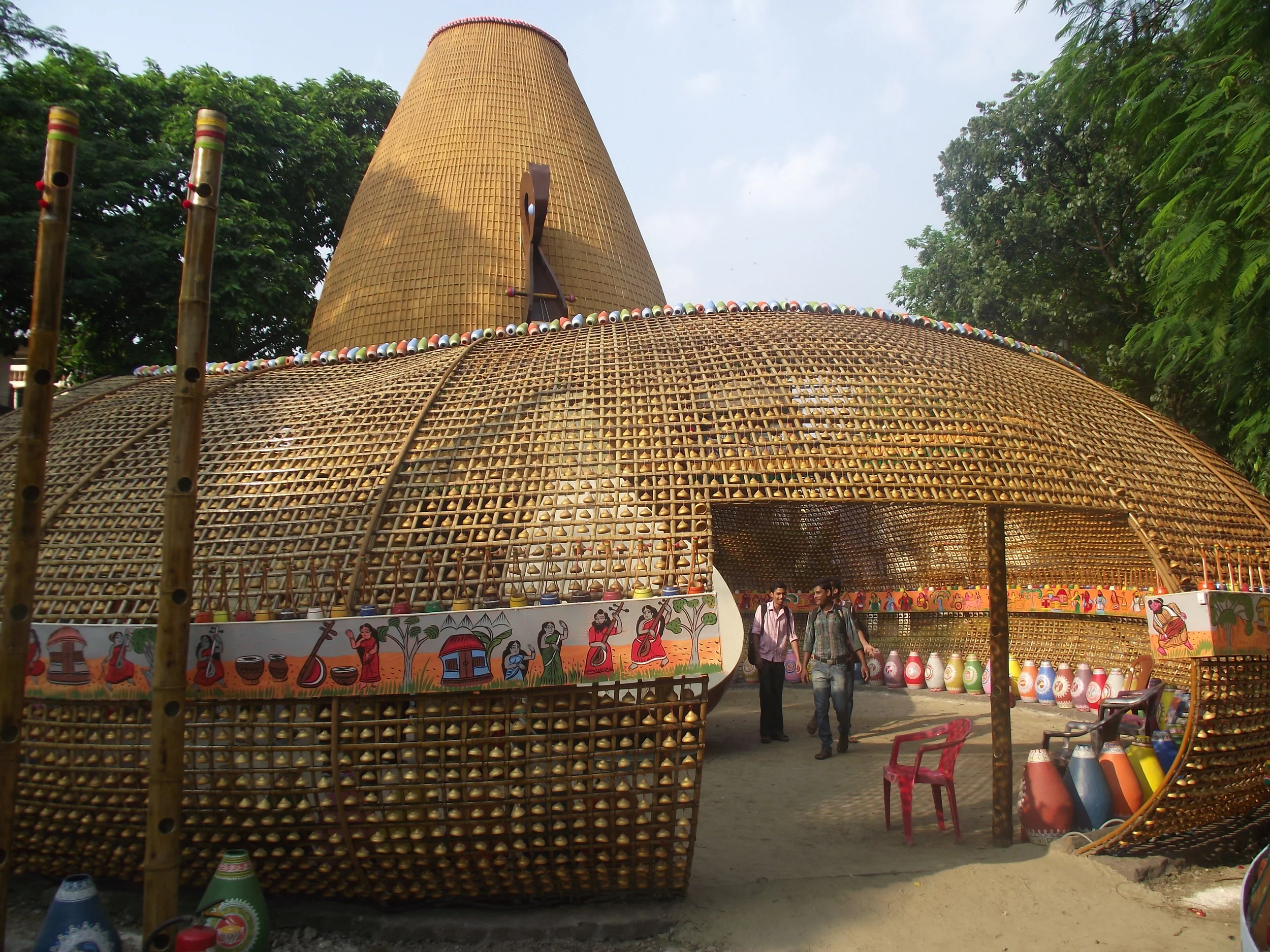  The main entrance to the mandap. Watch the dholak standing tall. 
