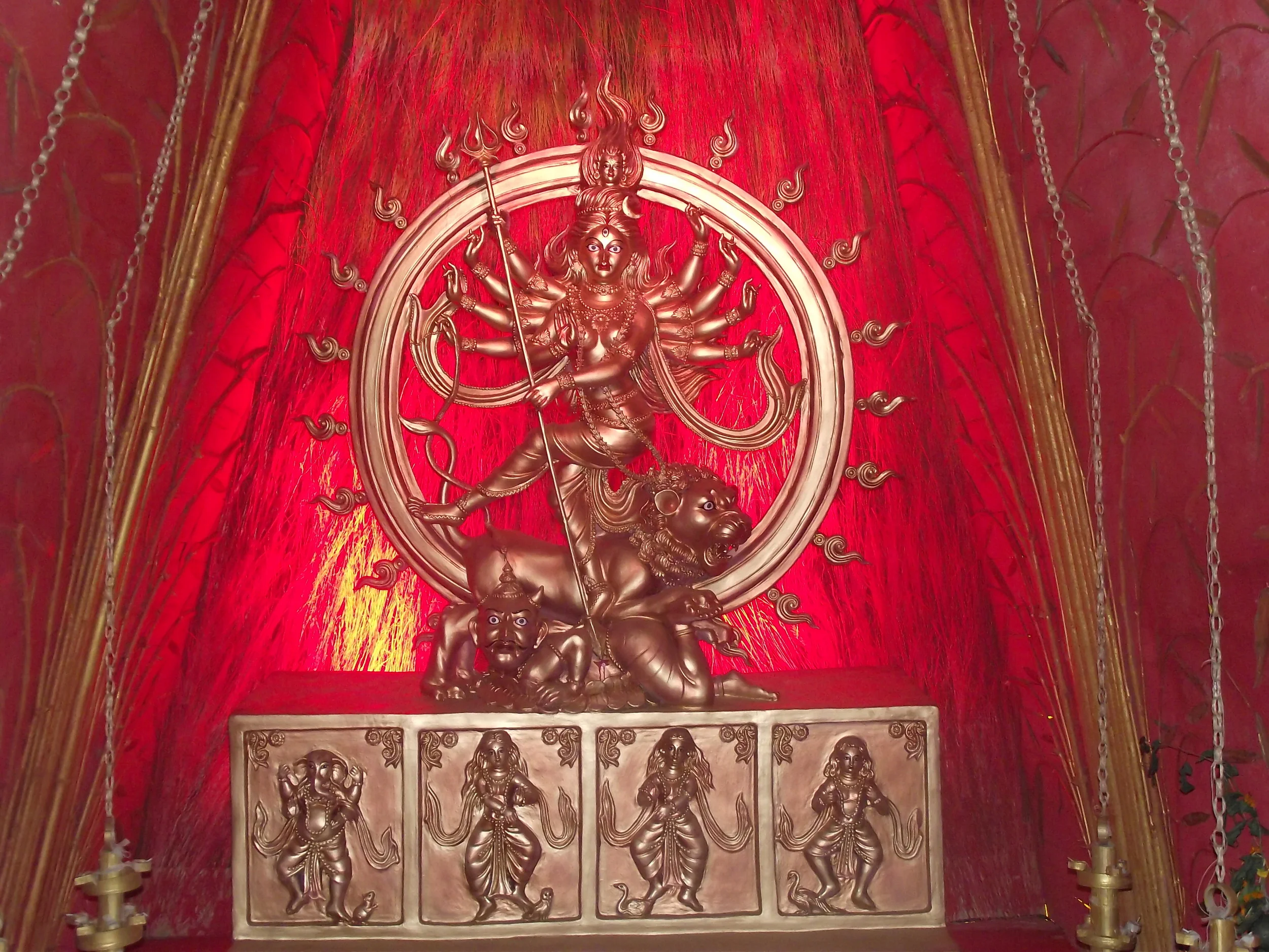  The idol was created in a nataraj style by Ram Narayan Roy and had a copper finish 