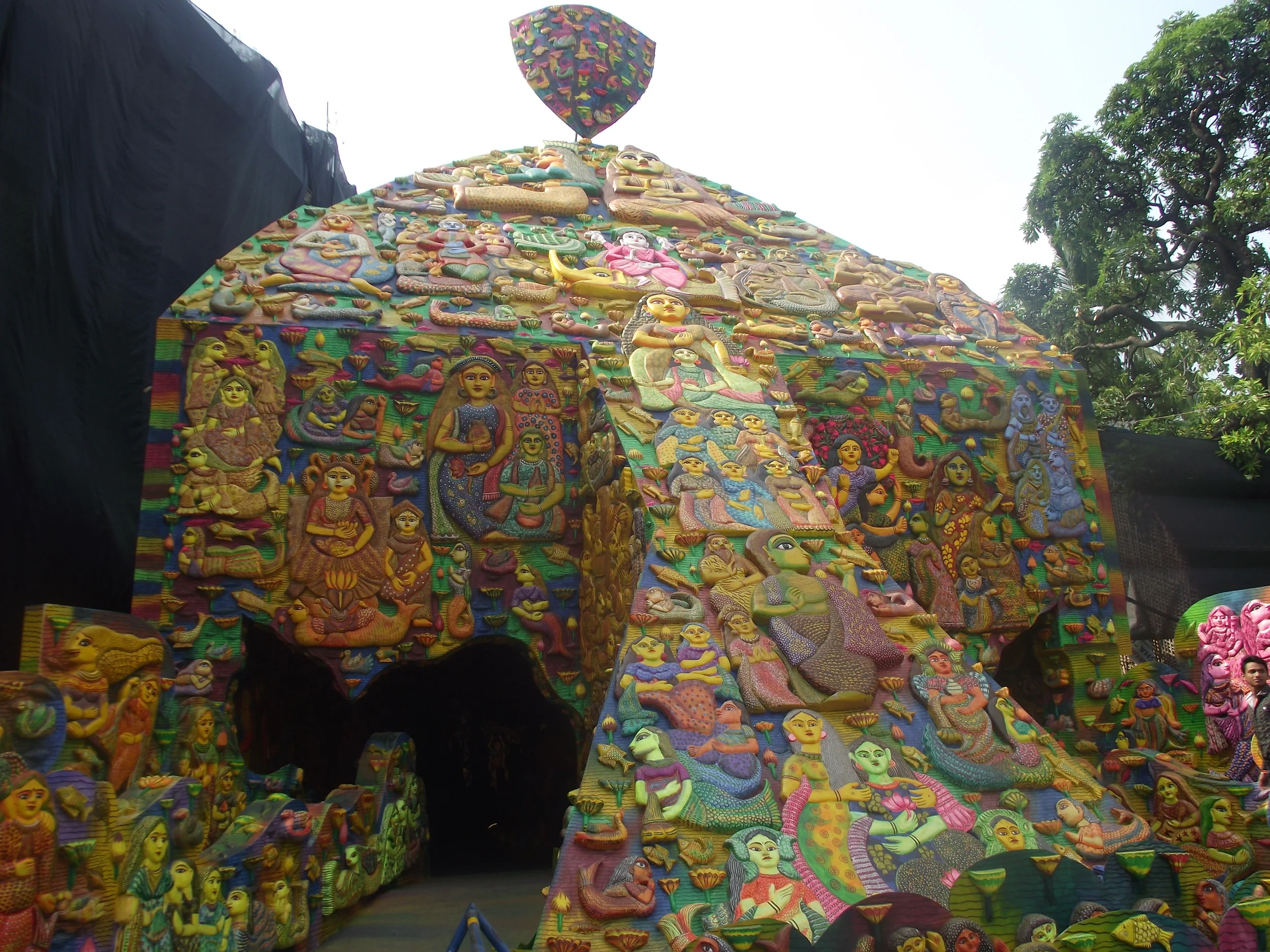  Entrance to the pandal. Carvings in every inch of the structure! 