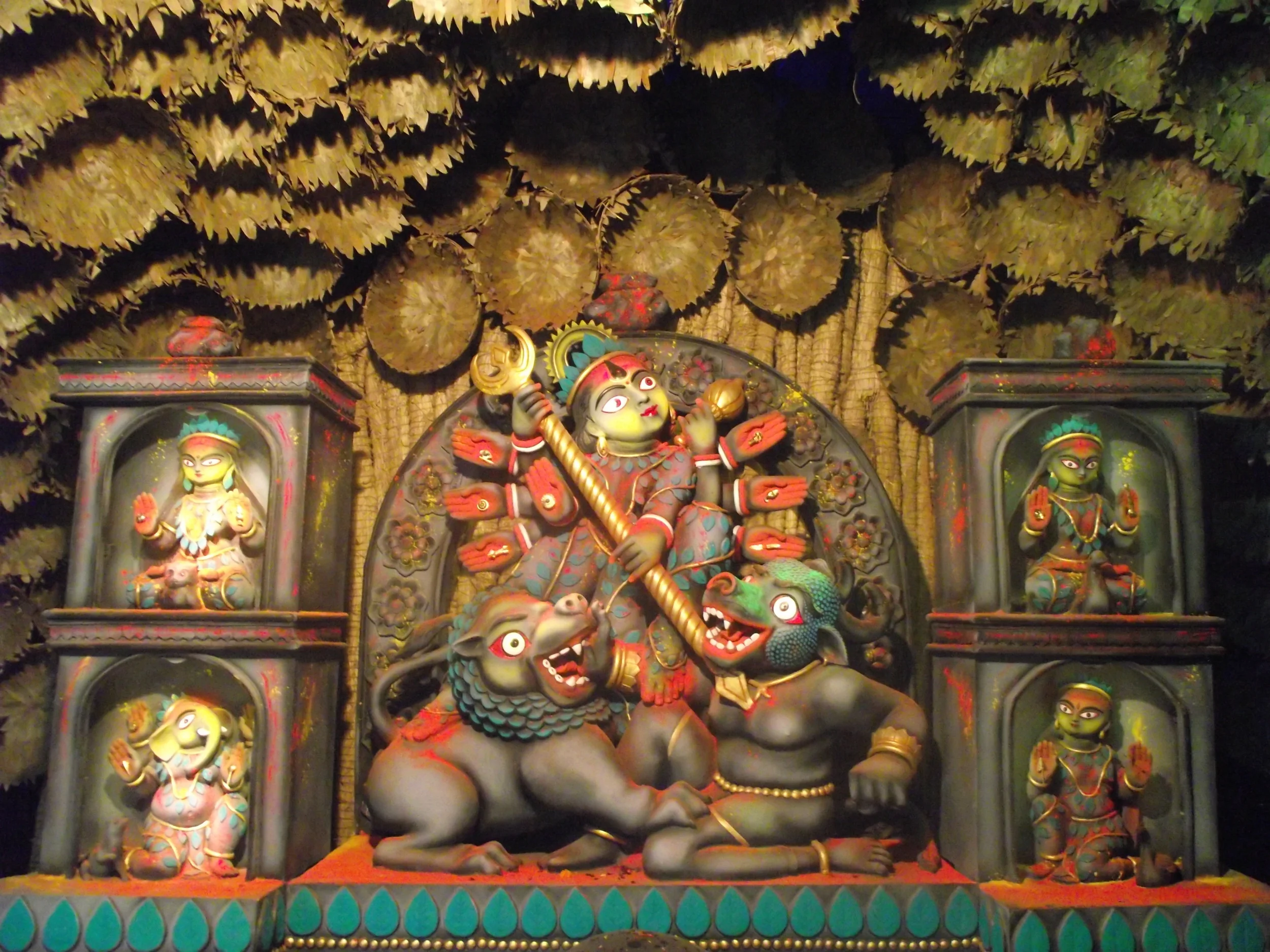  View of the (too experimental) idol from a distance! 