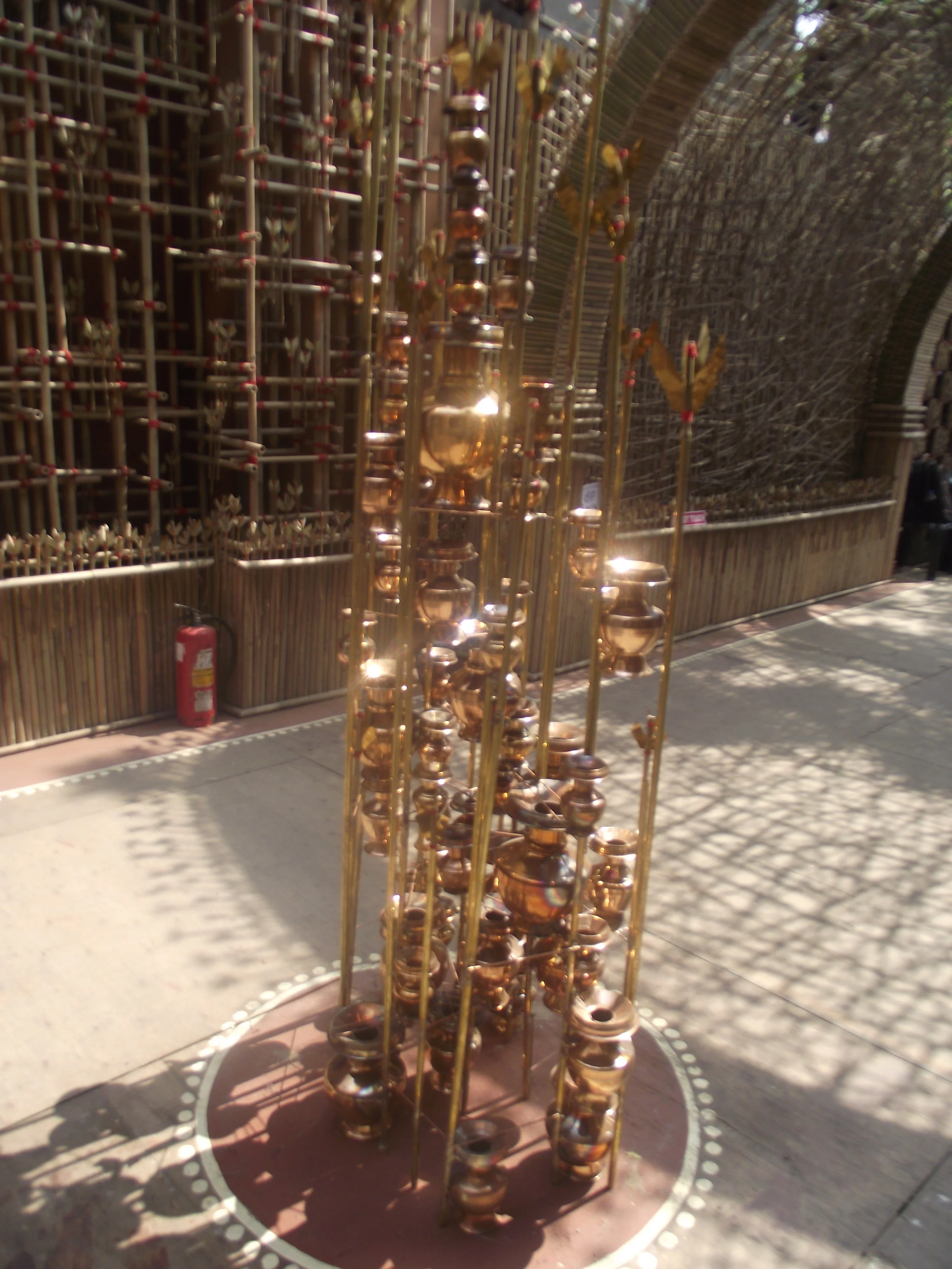  Close up view of the  ghats  and their binding by  tilkathis . This is how the worship begins! 