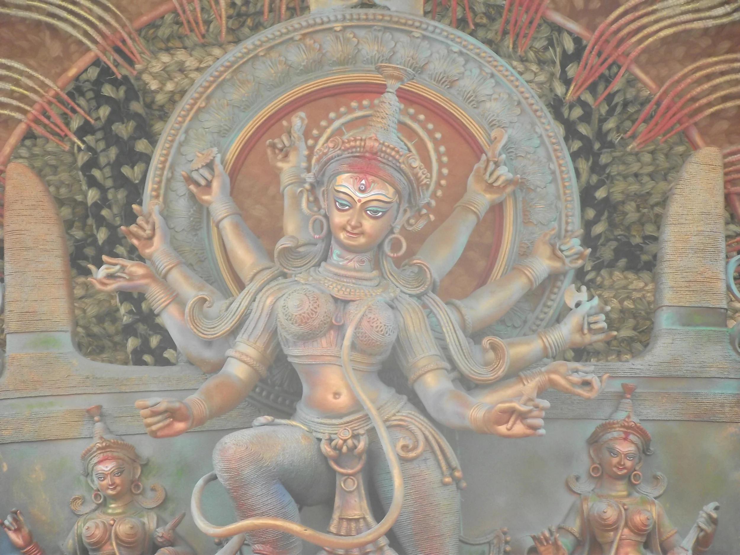  The idol was a great piece of art. The colour combination of oxidized copper and metal was awesome! 