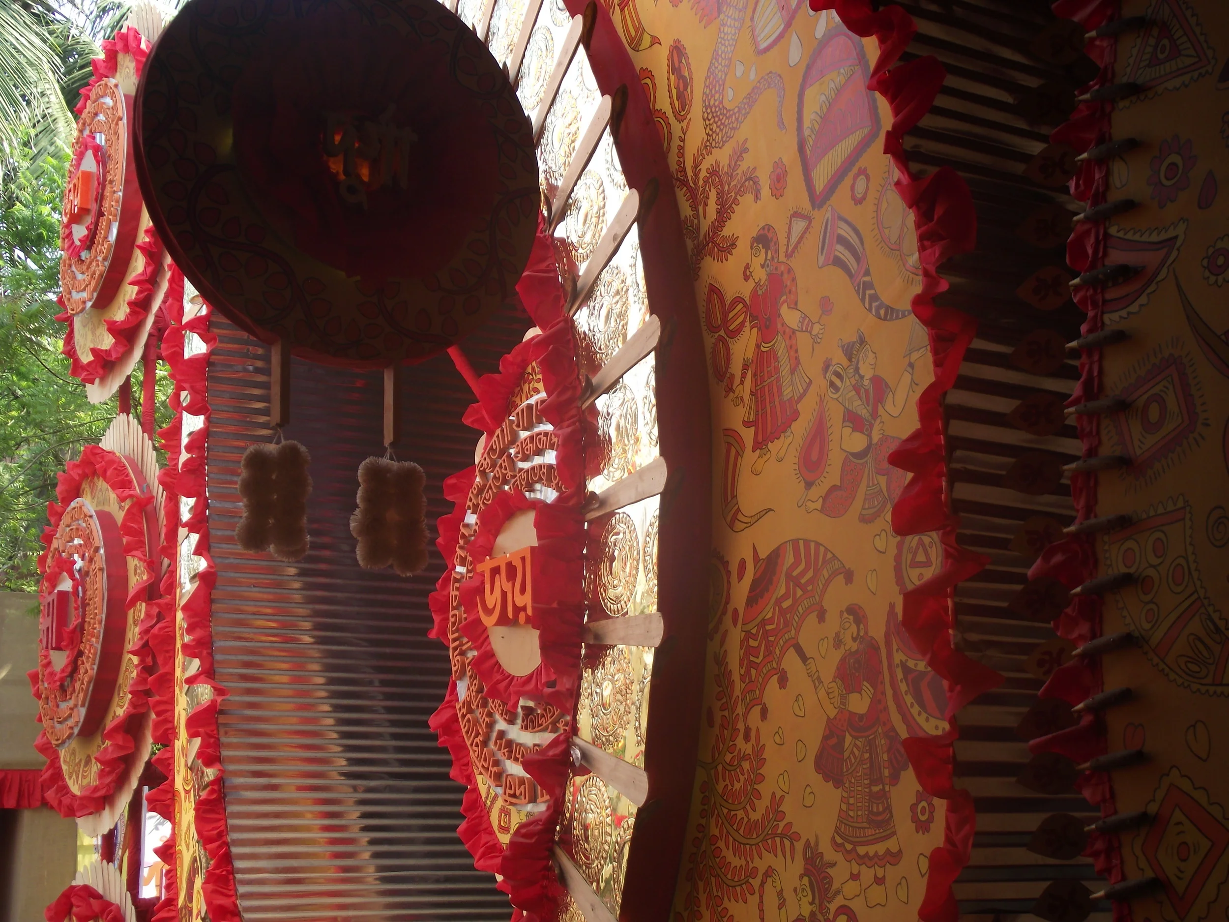  Chaandmela was used as a symbol of worship and unity all through the mandap. 