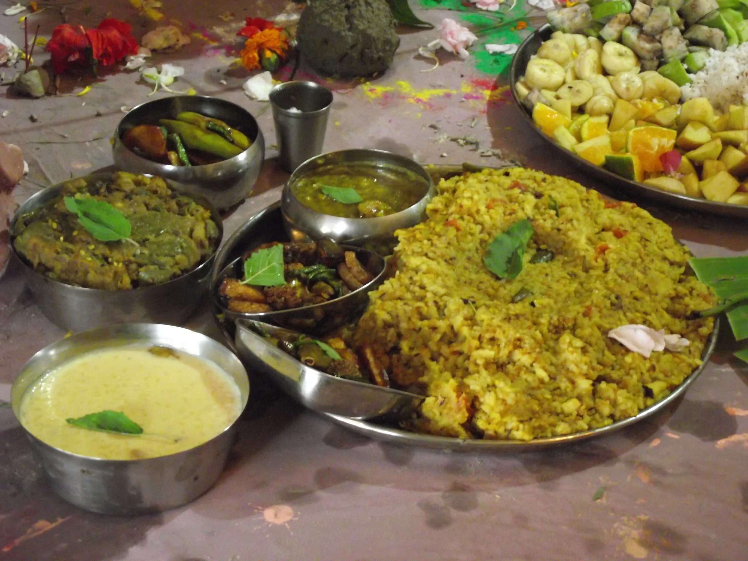  Another important element of puja is the Bhog daan. This is an ideal platter for the same. Most families will offer bhog atleast once during the Durga puja and will keep the same as the lunch menu for the day. 
