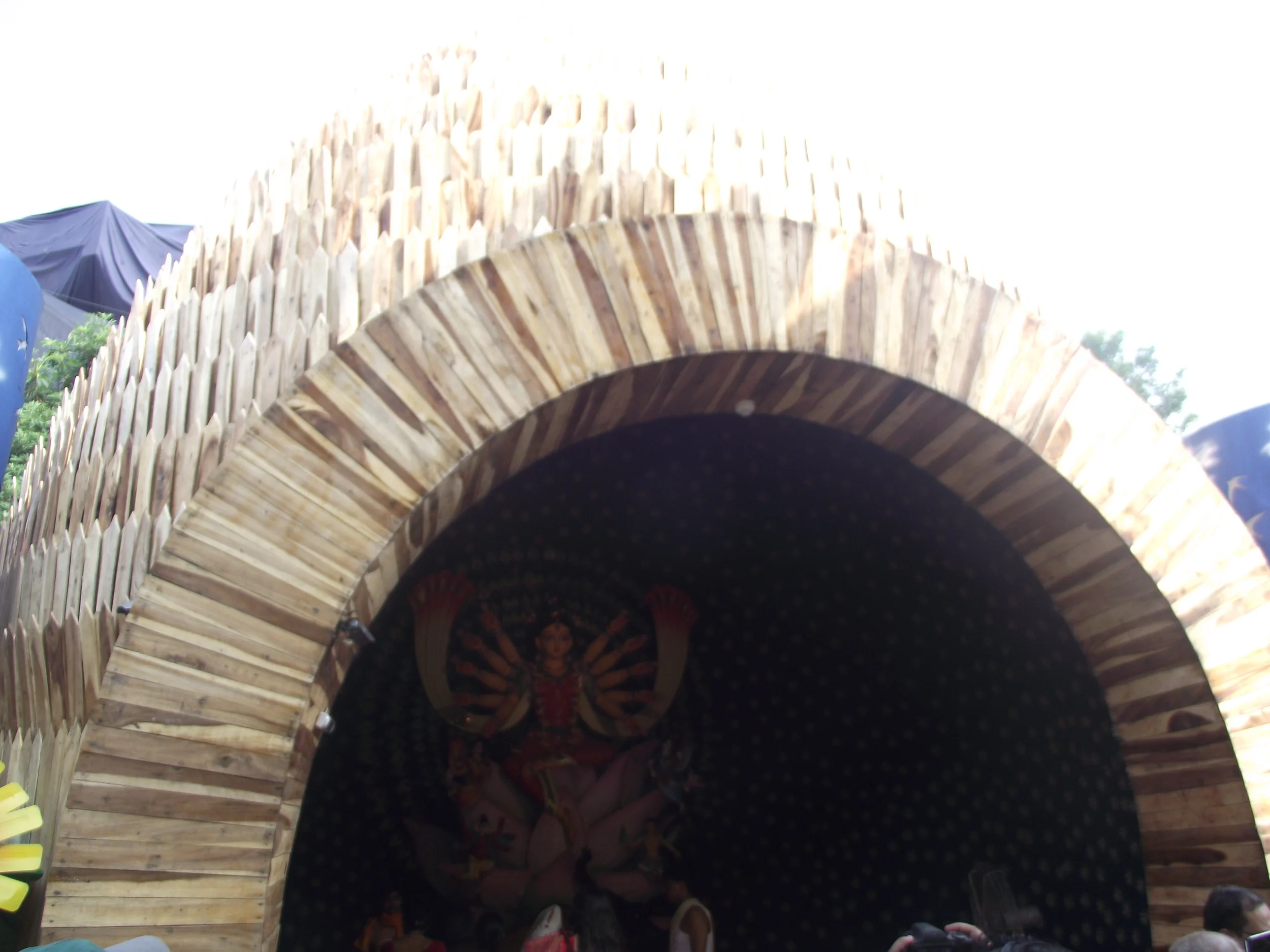  The main epicenter of the pandal was also created with wooden plates arranged as an array of petals. 