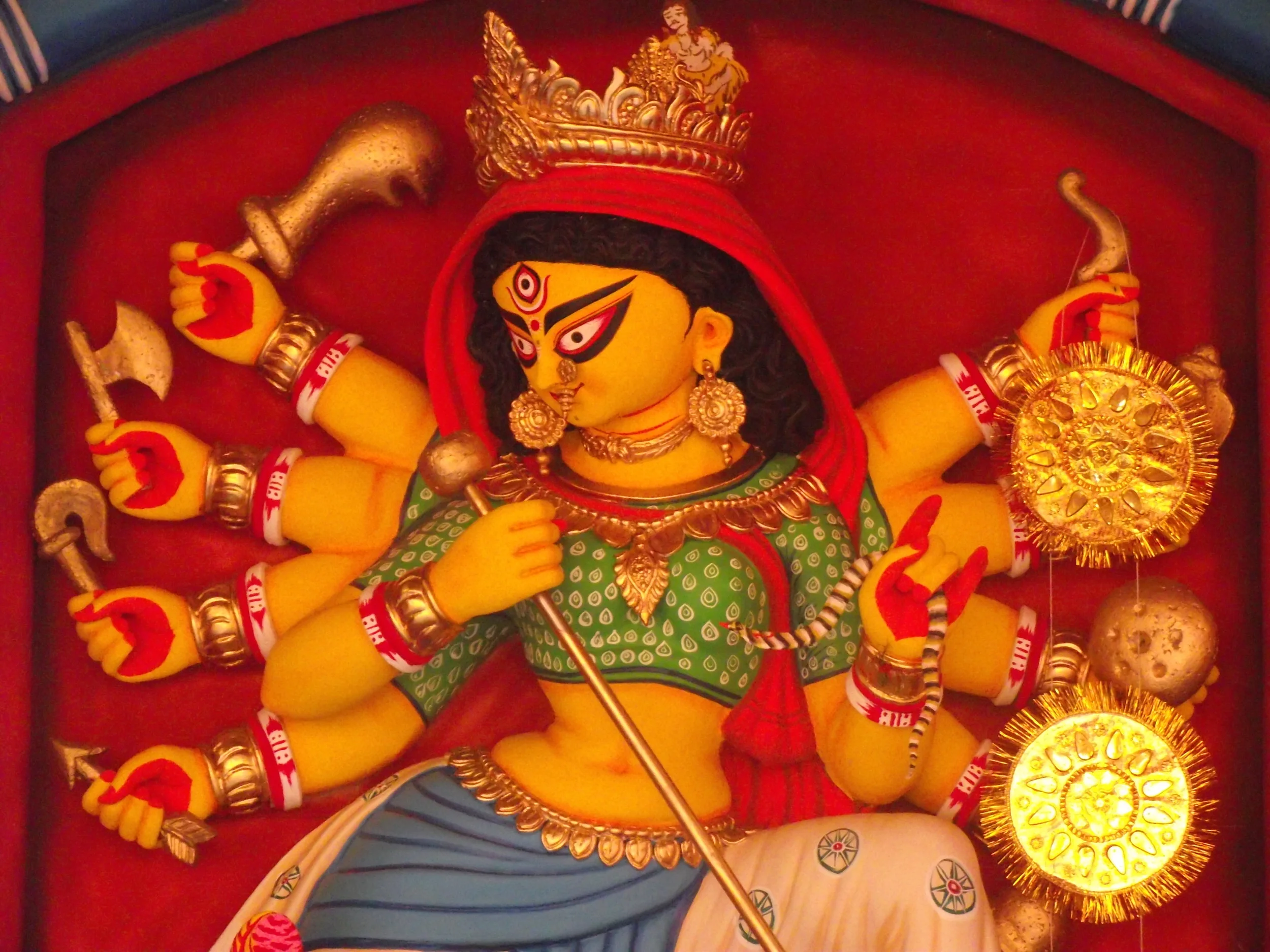 The durga idol had influence from Raghurajpur art forms. This gelled well with the overall theme of Nabakalebar and Orissa. 