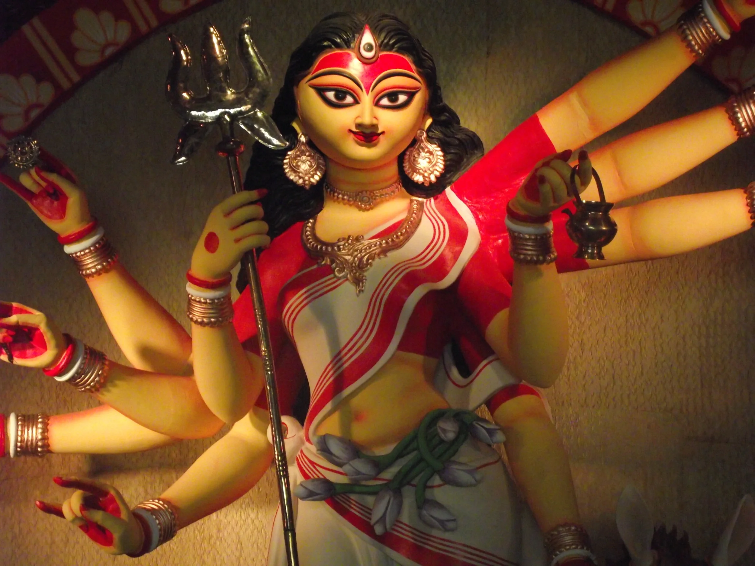  The idol was happy and was created to match the ambience and subject of this year. 