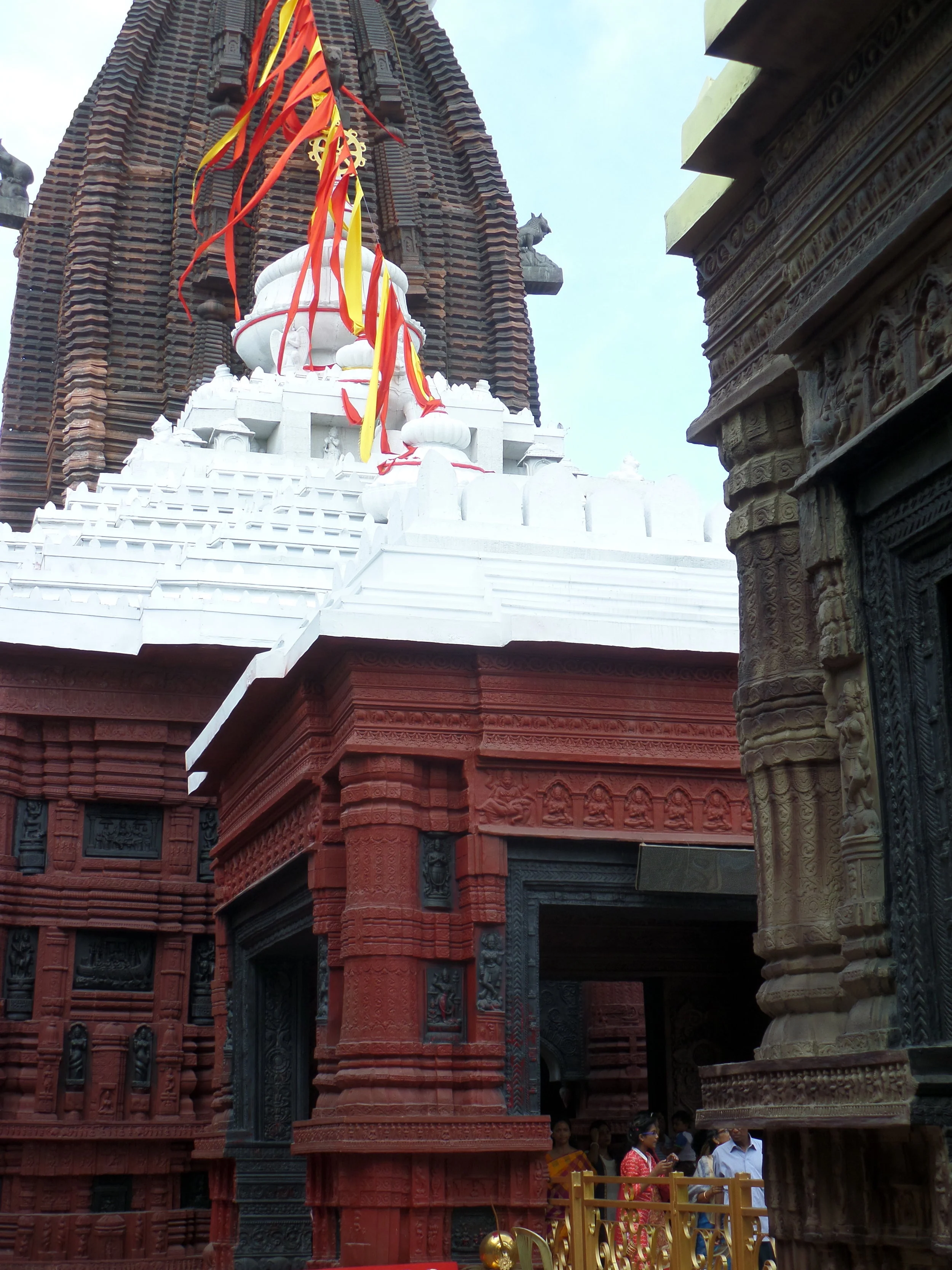  Observe the detailing of the artworks in the pandal.&nbsp; 