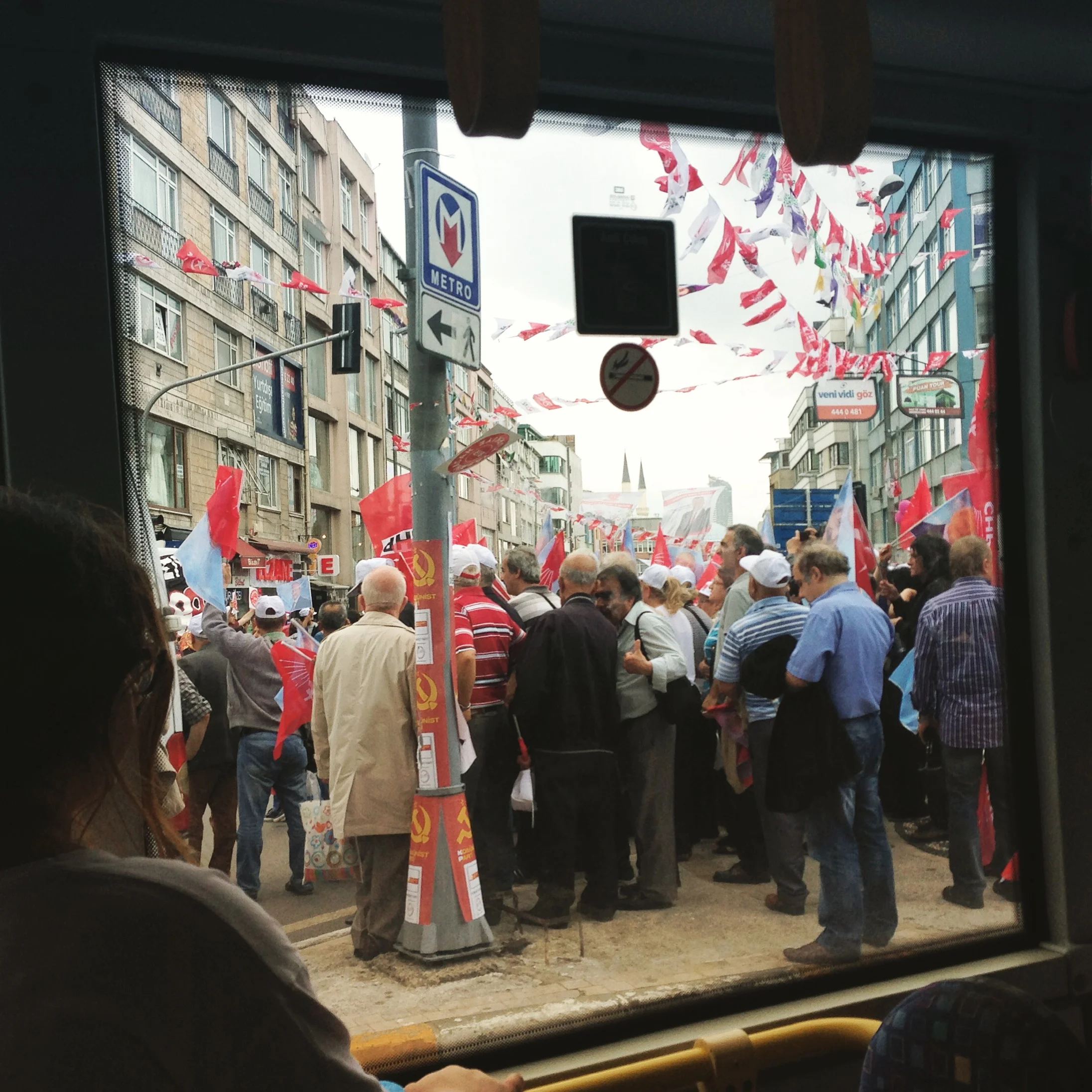 CHP supporters rally in Istanbul's Kadikoy district. Photo: Monica Ma, 2015