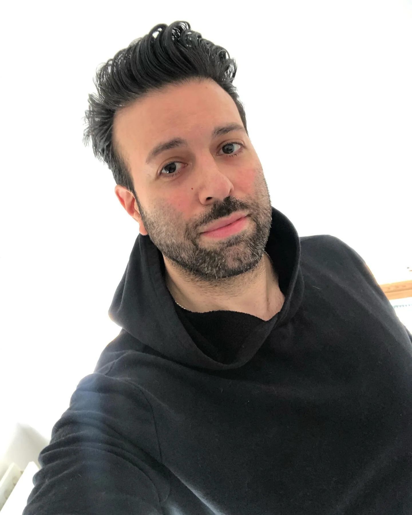 It&rsquo;s #blackhoodie day!! #monday #inocarmen #donjose is getting ready! #thehair 
Irish ☘️ National Opera!