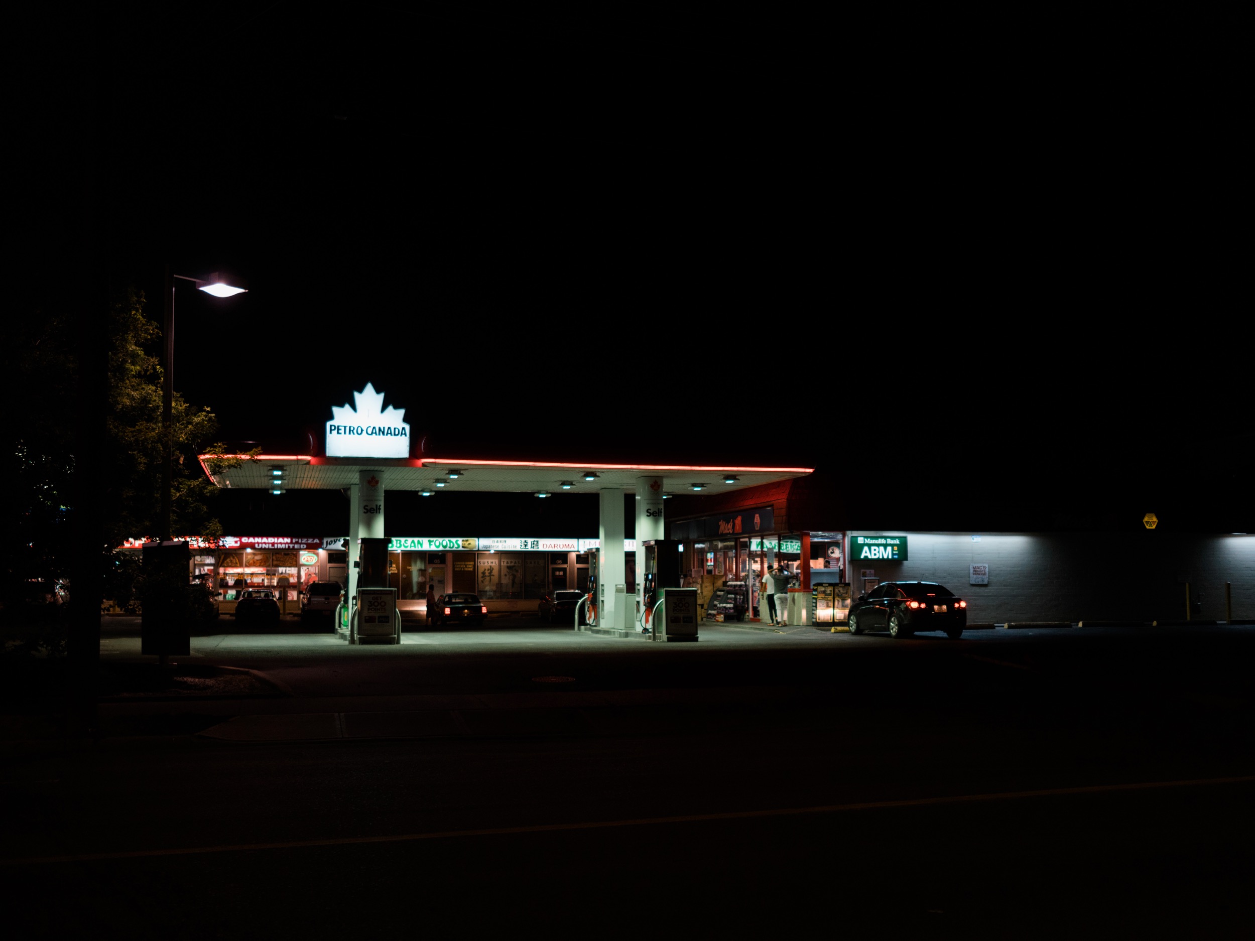 There are two gas stations along my typical photo walk route so it's easy to see what's up at both. 