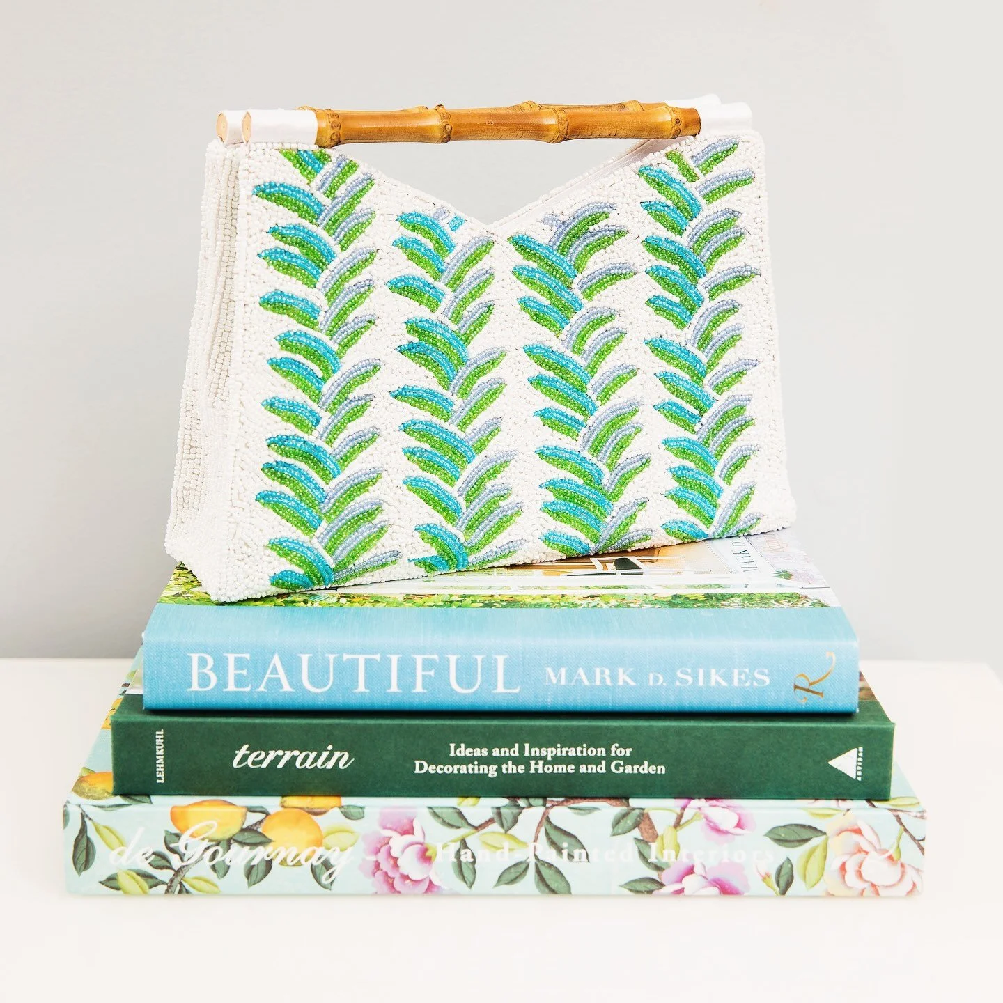 🌱🌿🌱
📷 @bethladdcollections 
.
.
.
.
#mindfulmotionphoto #freelancingfemales #ctphotographer #connecticutliving #spring #springlove  #connecticutphotographer #fairfieldcounty #canonphotography #productphotography #studiophotography #lifestylephoto