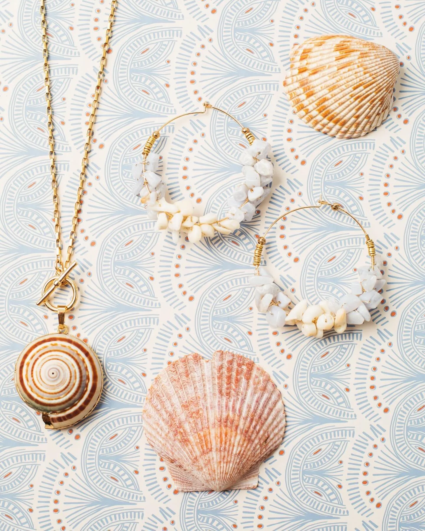 🐚☀️
📷 @forlanyajewelry 
.
.
.
.
#mindfulmotionphoto #freelancingfemales #ctphotographer #pretty  #jewelryphotography #canonphotography #handmadejewelry #handmadeisbetter #beachy #connecticutstyle #connecticutphotographer #fairfieldcounty #productph