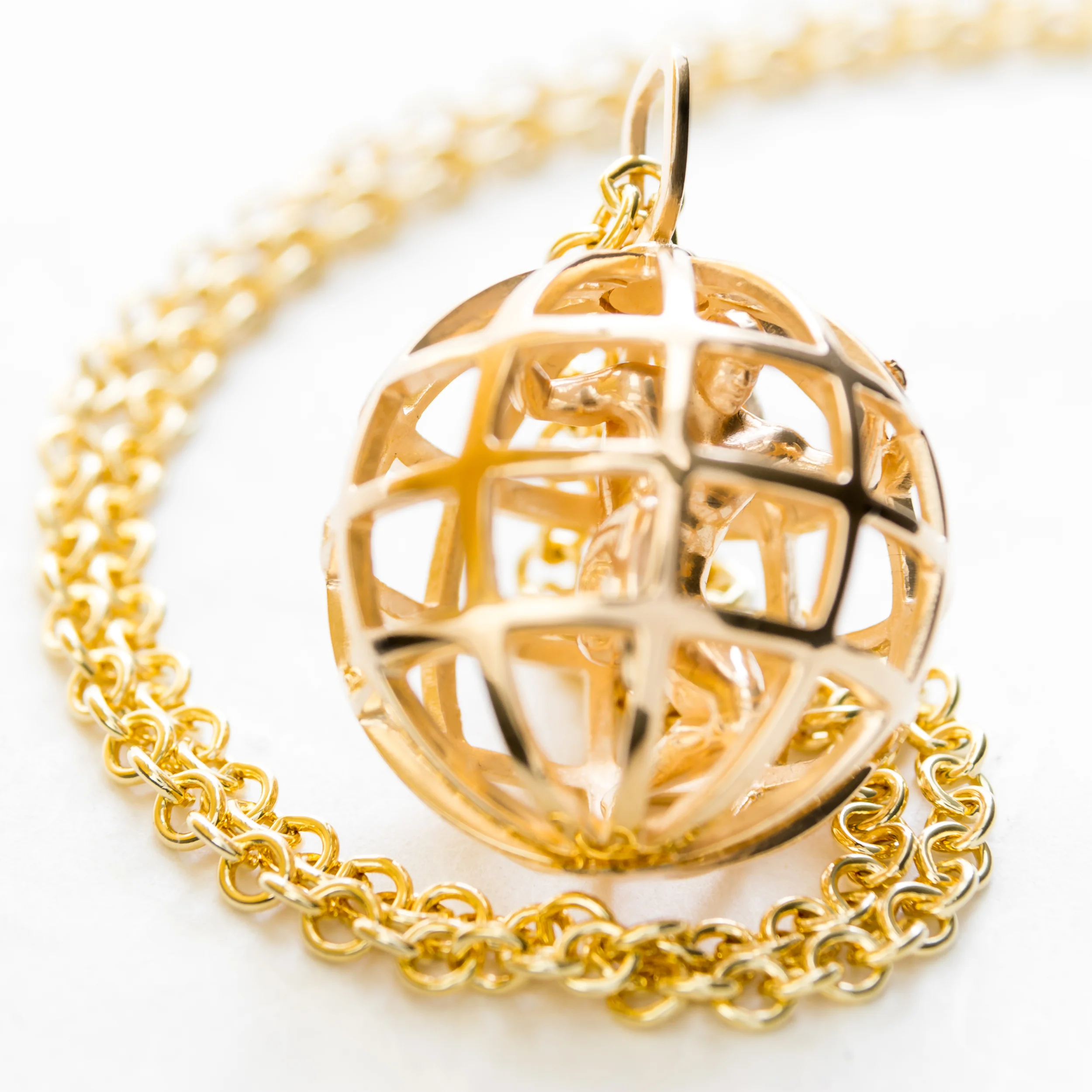 SOO_Atlas_Gold_Chain_Detail.jpg