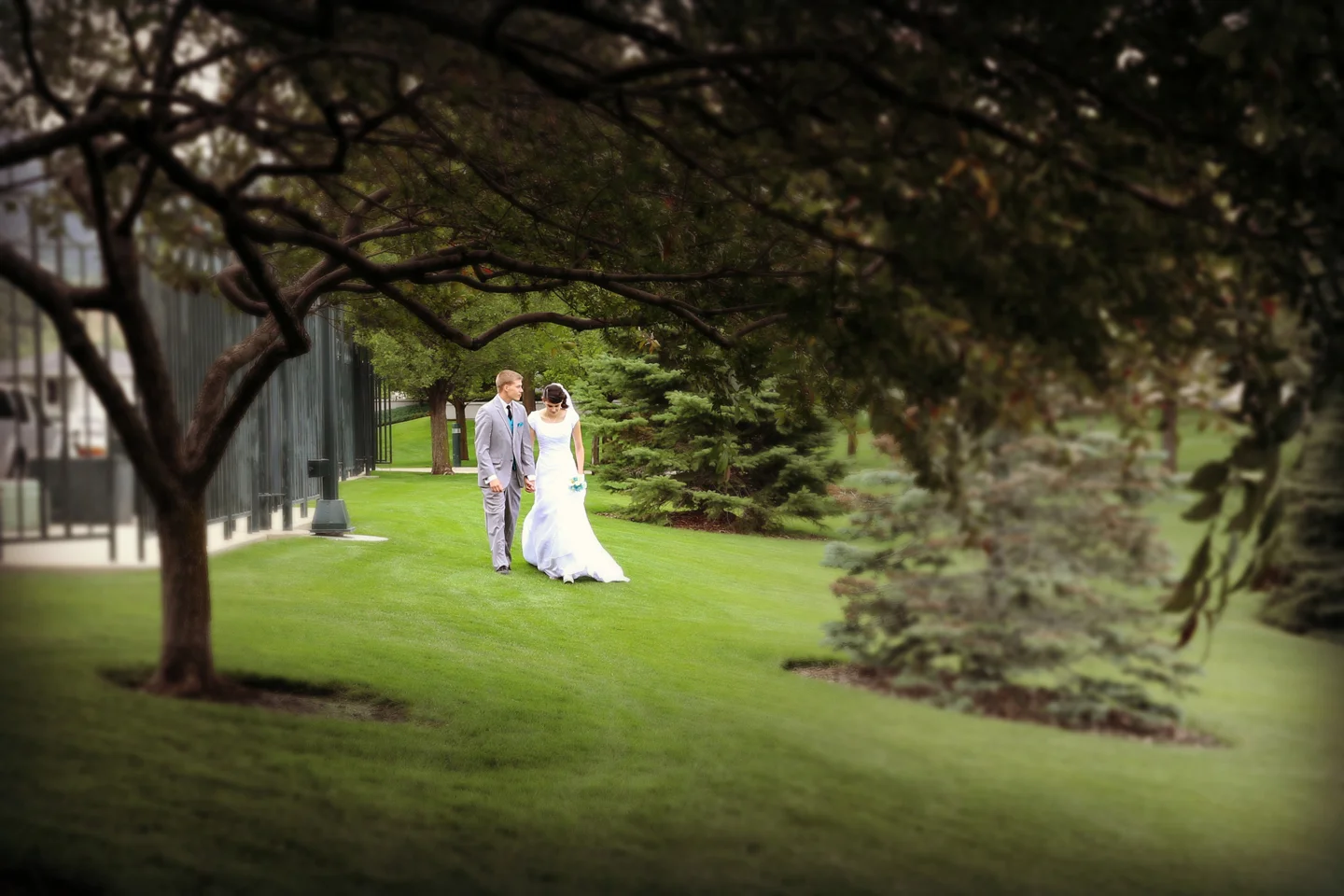 Bountiful temple candid wedding photography.
