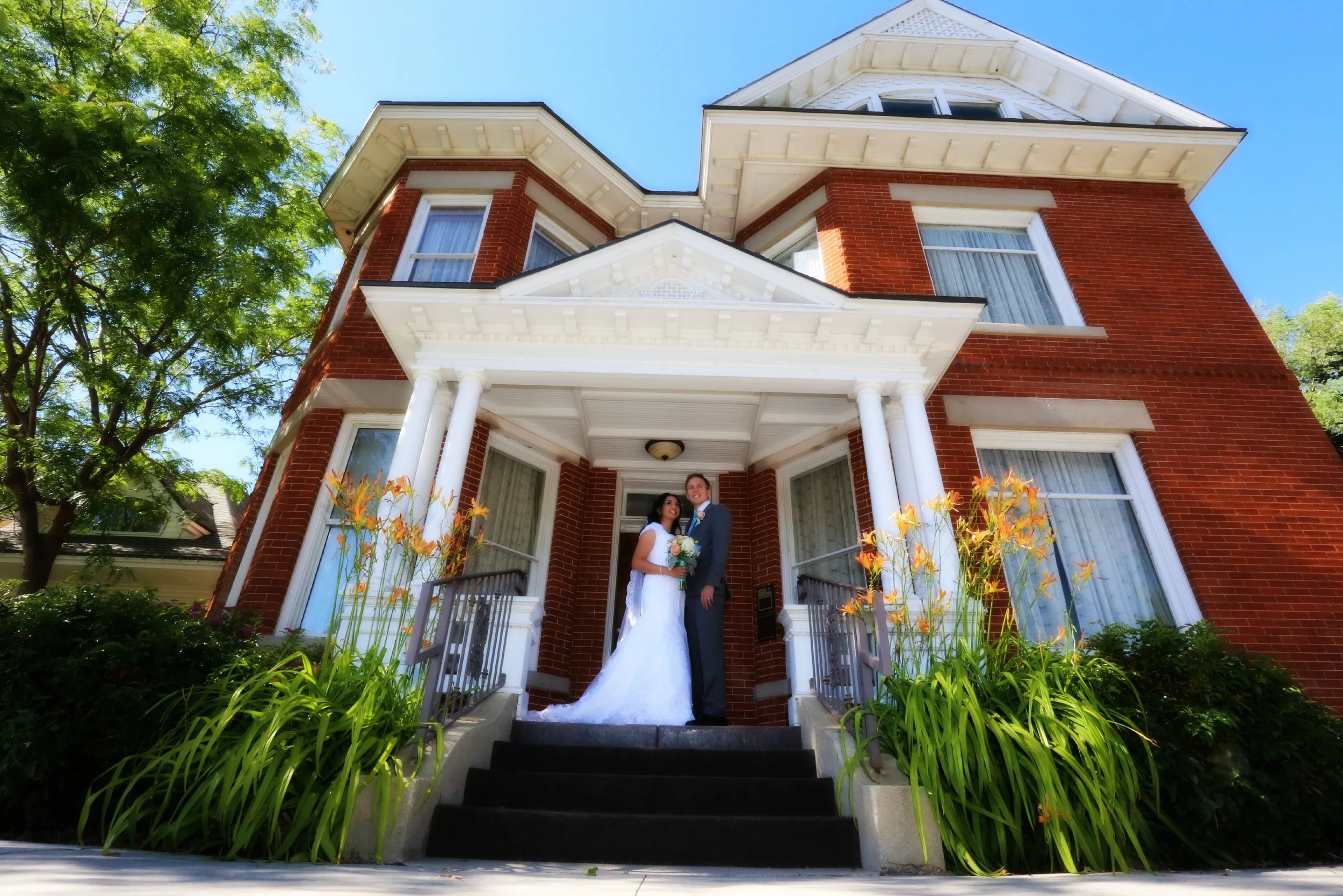 Wedding photography in Bountiful wedding reception center