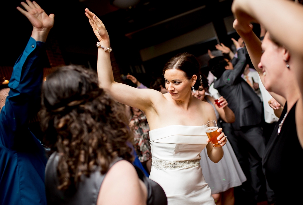 Feltham_4_dance_Cantigny_bride_Robb.jpg