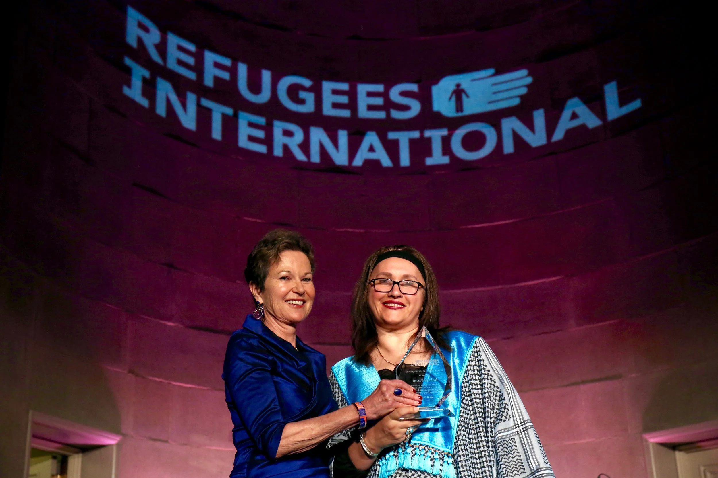 Kati Marton presents the 2018 Richard C. Holbrooke Award to Hala al-Sarraf, executive director of the Iraq Health Access Organization.