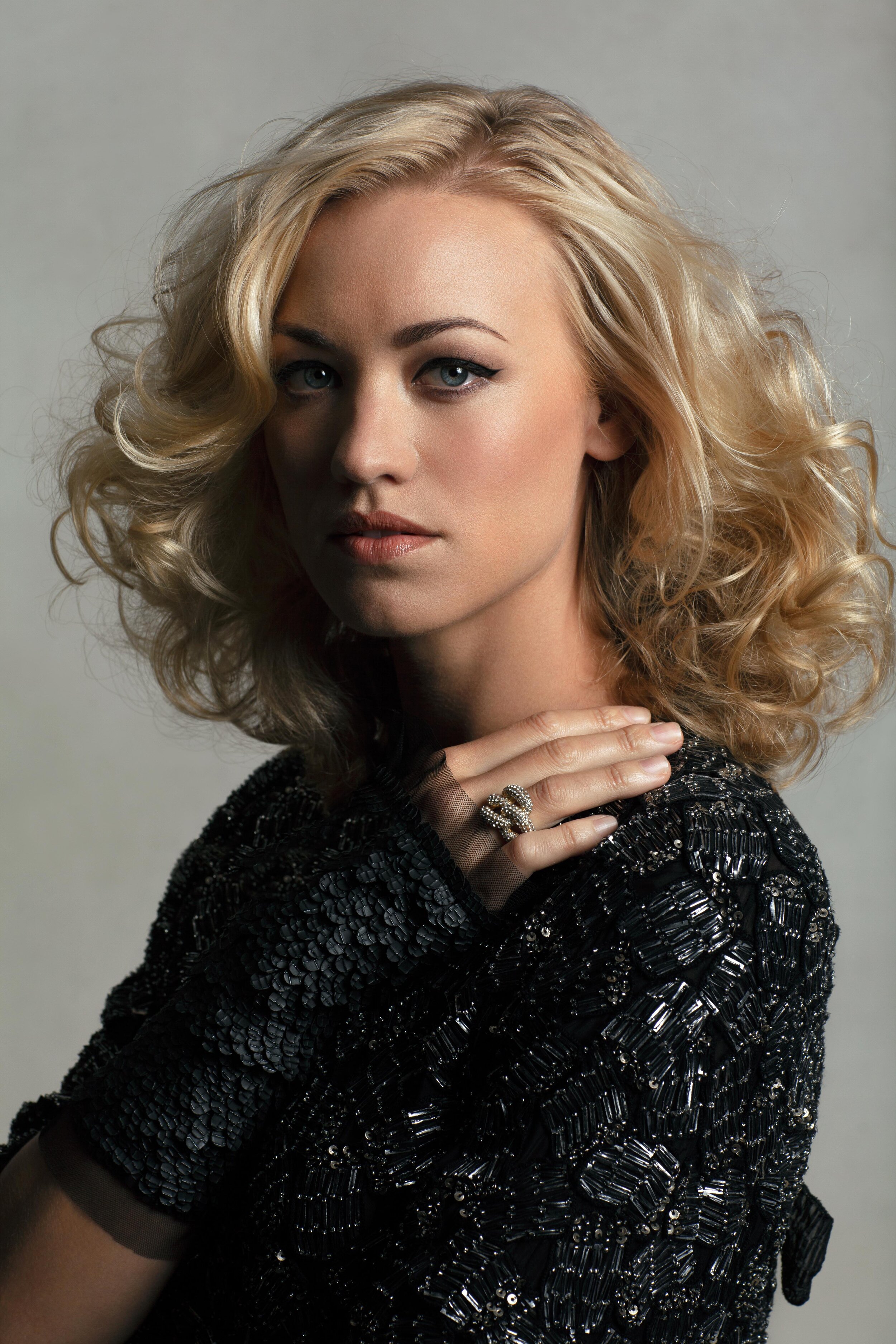 Yvonne Strahovski, New York, 2013