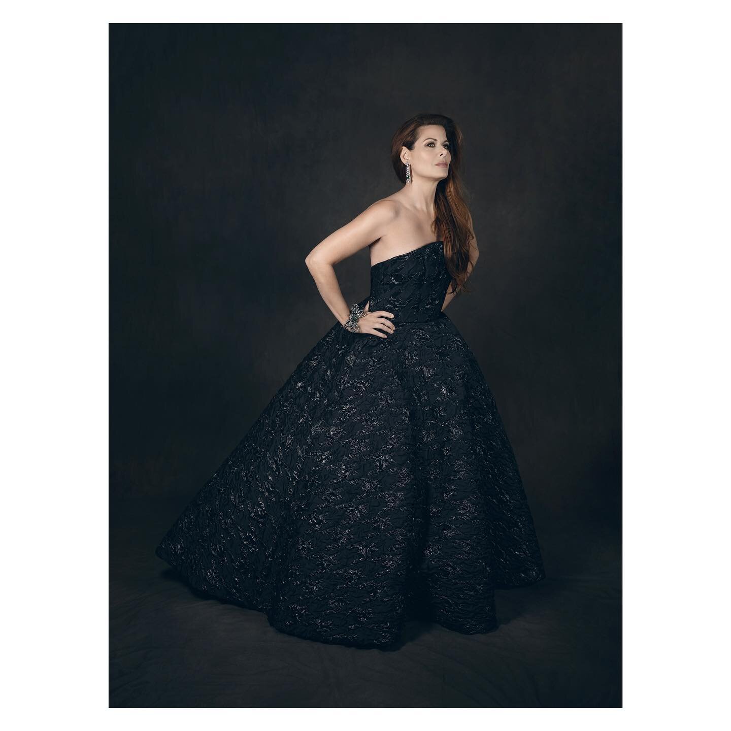 Debra Messing, New York, 2022.

Photographer: @josephchenny 
Talent: @therealdebramessing @shelterpr 
Fashion Stylist: @718blonde 
Hair: @robertvetica 
Makeup: @elaineoffers 
First Assistant: @billy.jim 
Camera Operator: @michaeldellapolla
 

Designe