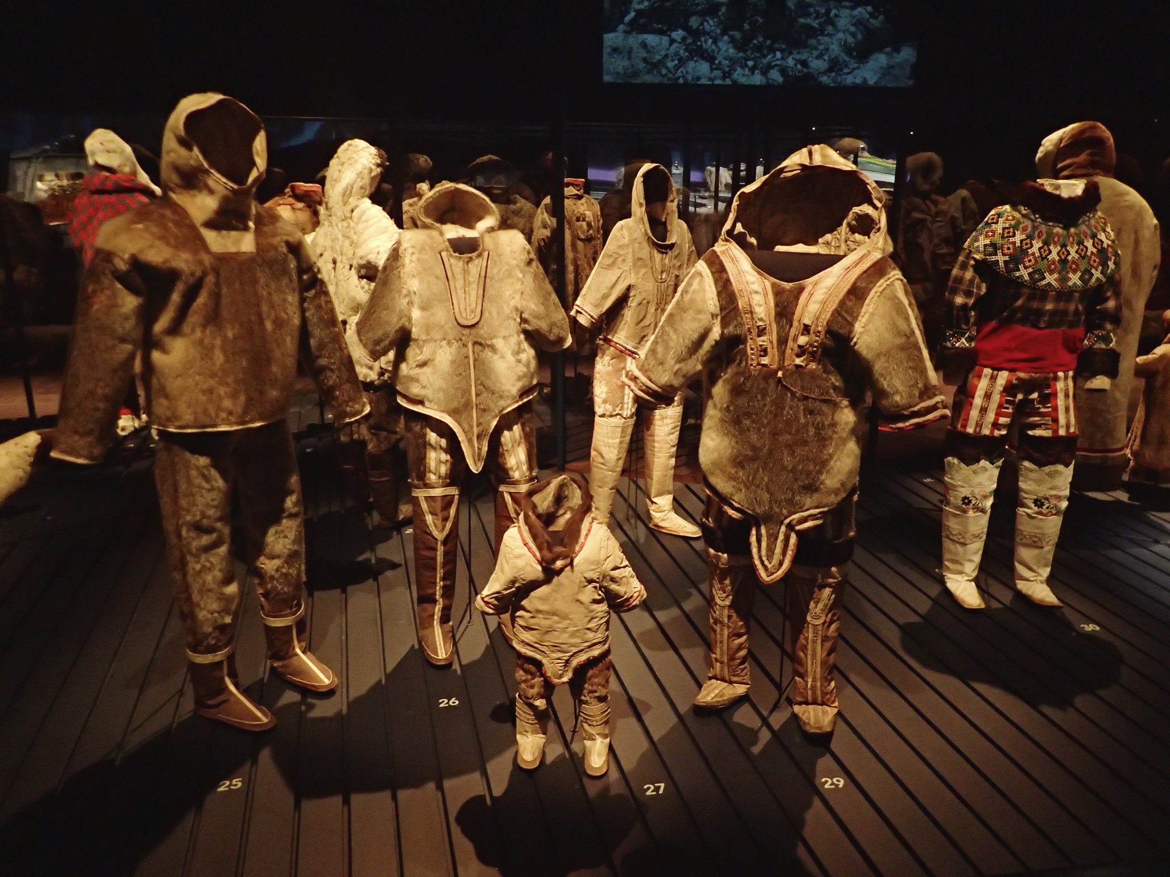 A very interesting exhibition in the Danish National Museum on the pros and cons of fur fashion, in the light of the Greenland industry.