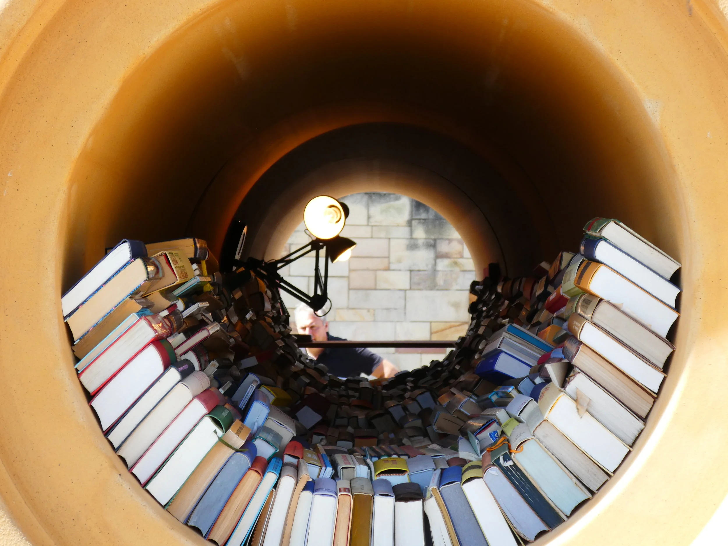 Reading room in a pipe (Hiwa K